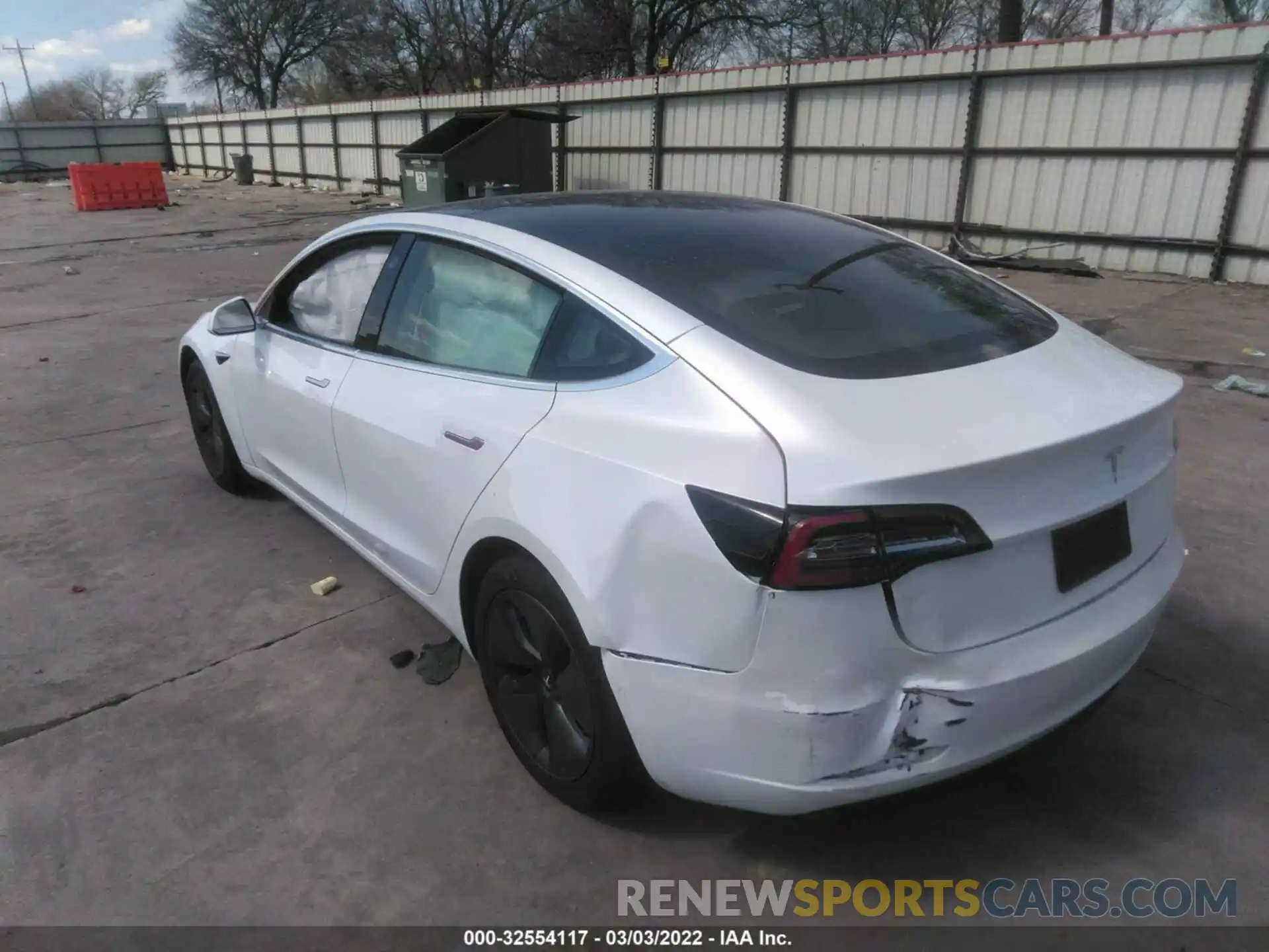 3 Photograph of a damaged car 5YJ3E1EAXLF737511 TESLA MODEL 3 2020