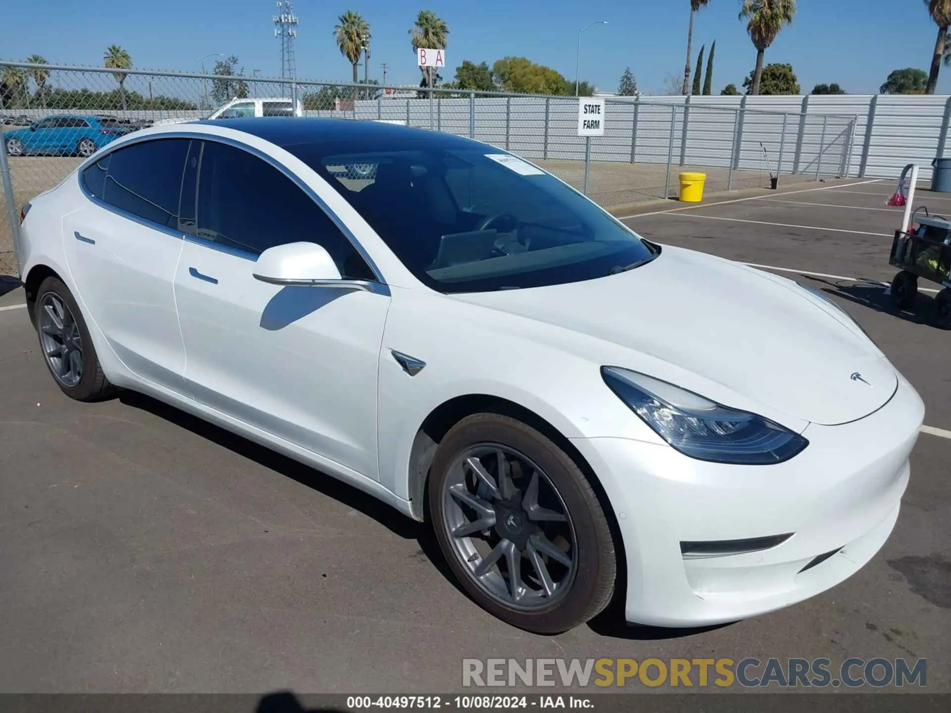 1 Photograph of a damaged car 5YJ3E1EAXLF740070 TESLA MODEL 3 2020