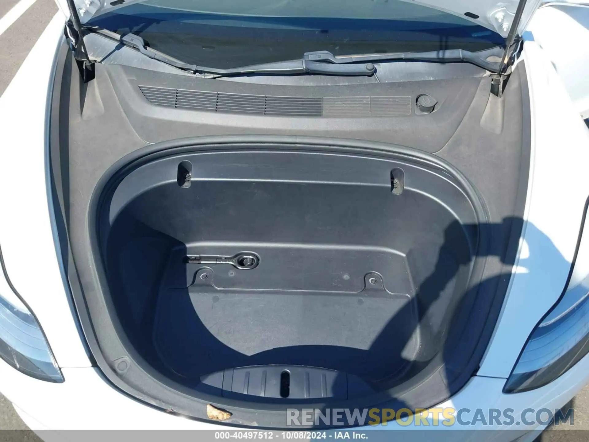 10 Photograph of a damaged car 5YJ3E1EAXLF740070 TESLA MODEL 3 2020