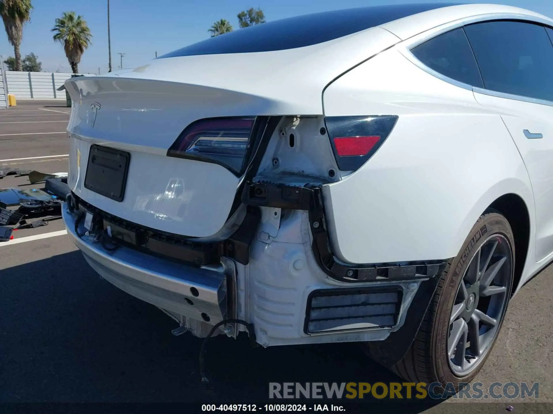 20 Photograph of a damaged car 5YJ3E1EAXLF740070 TESLA MODEL 3 2020