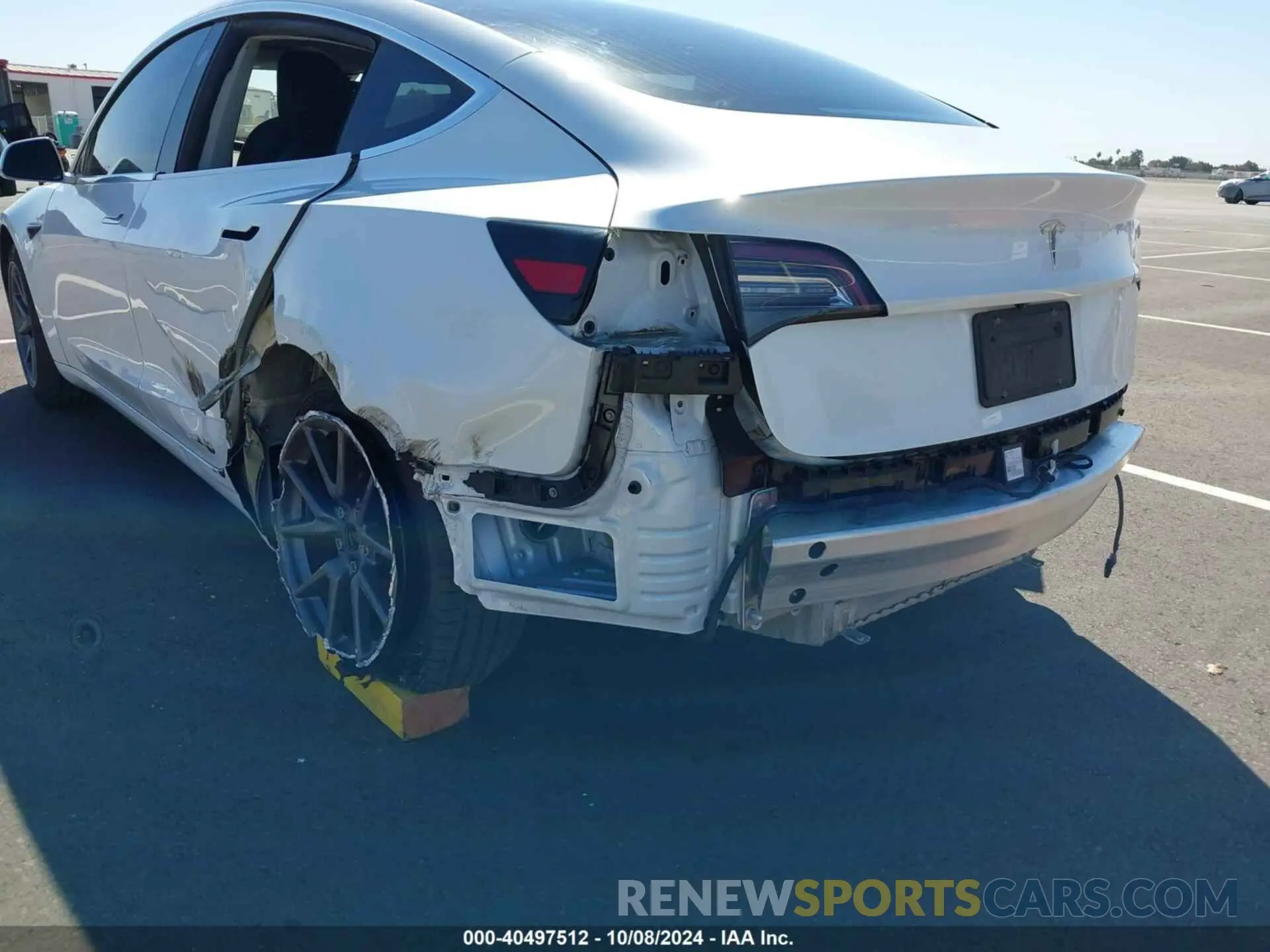 6 Photograph of a damaged car 5YJ3E1EAXLF740070 TESLA MODEL 3 2020