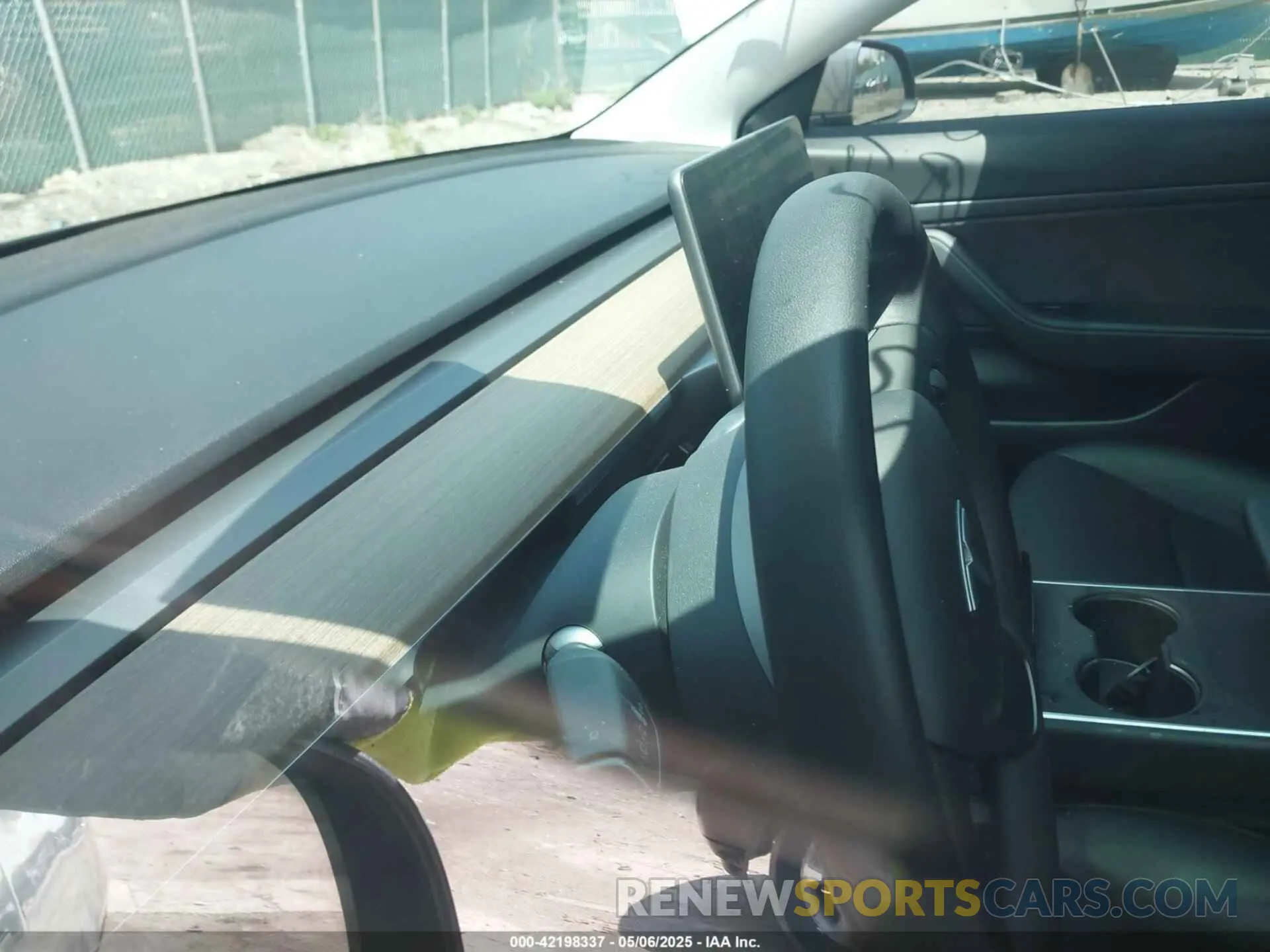 14 Photograph of a damaged car 5YJ3E1EAXLF783517 TESLA MODEL 3 2020