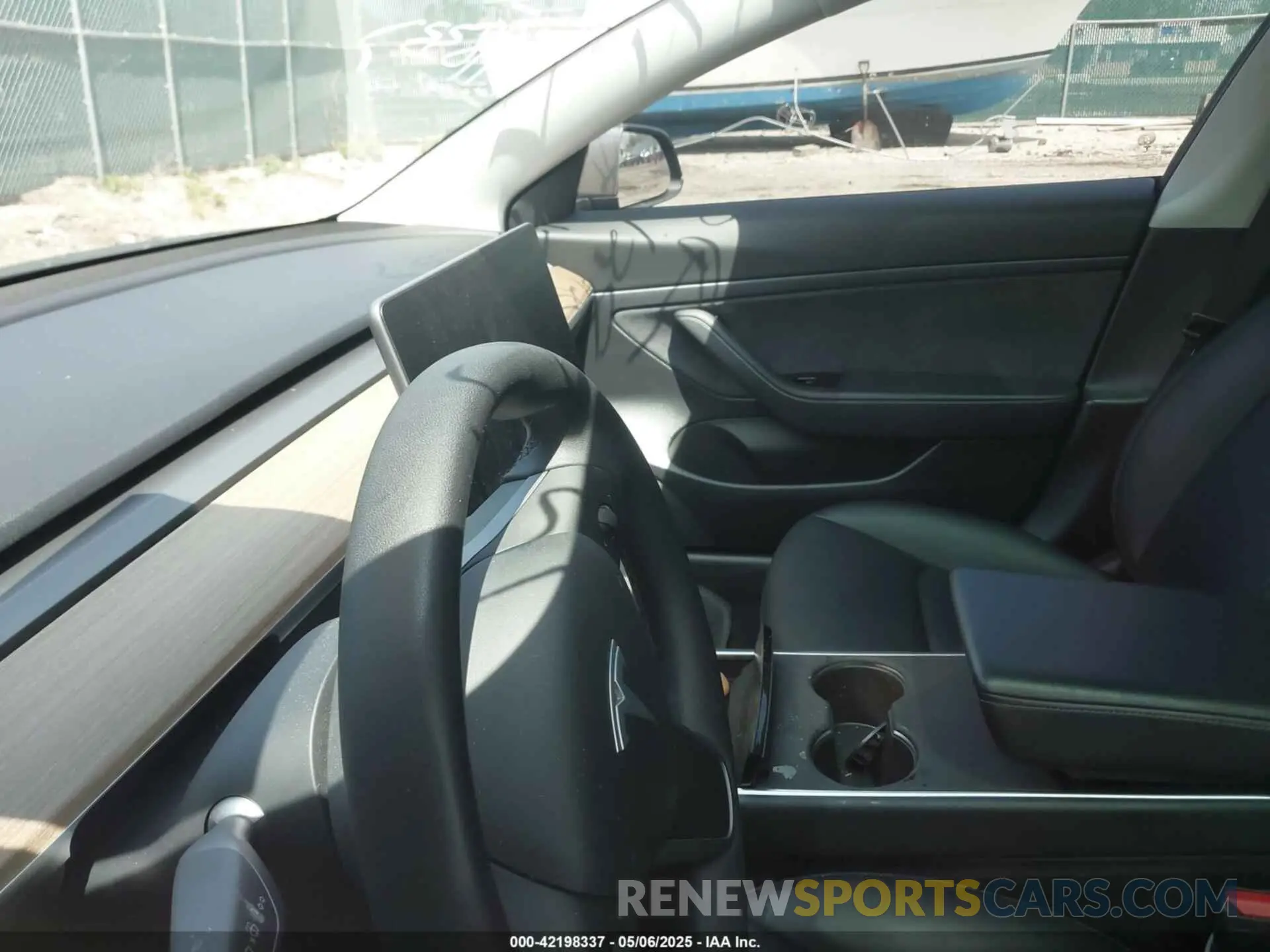 16 Photograph of a damaged car 5YJ3E1EAXLF783517 TESLA MODEL 3 2020