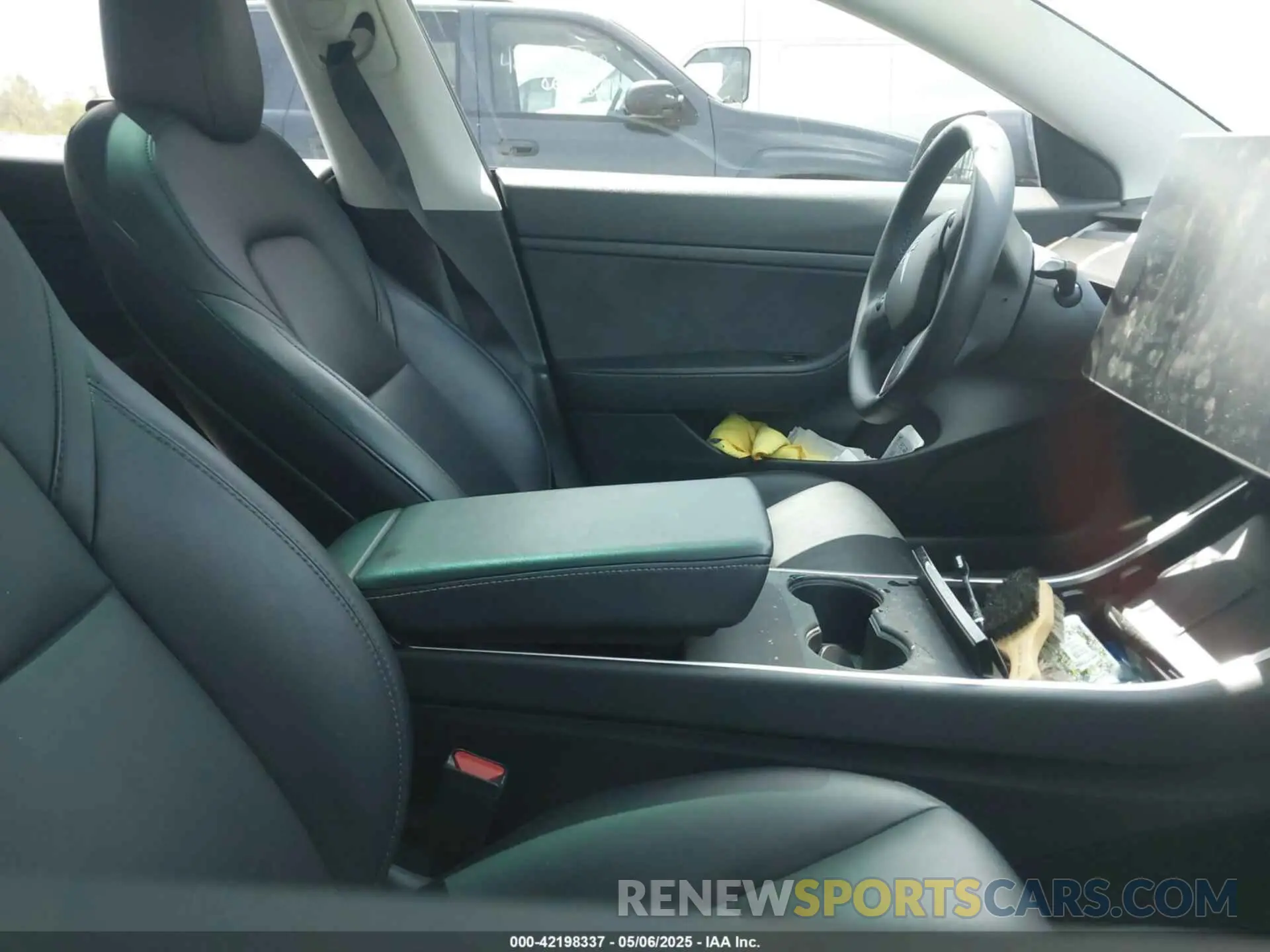 5 Photograph of a damaged car 5YJ3E1EAXLF783517 TESLA MODEL 3 2020
