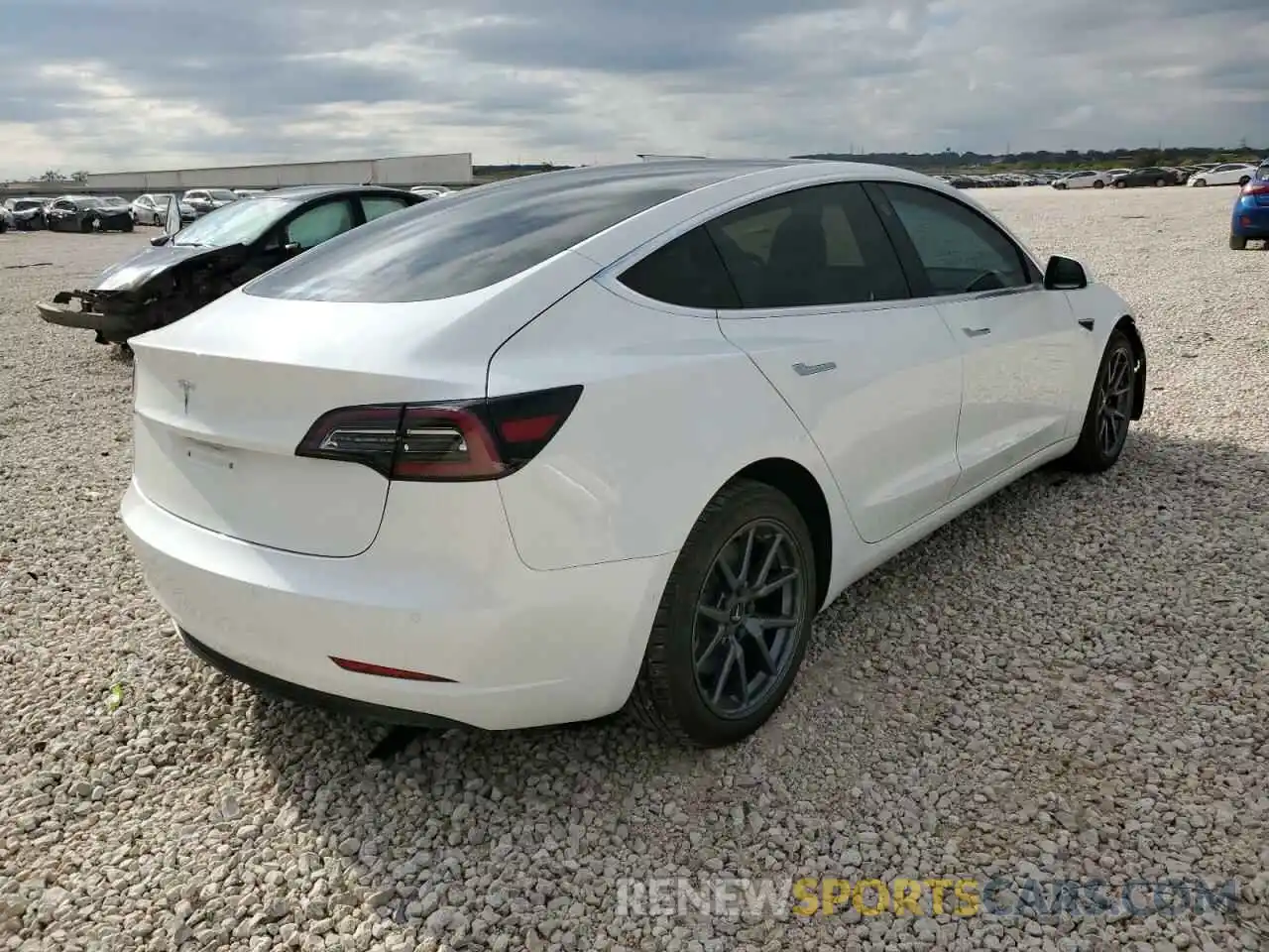 4 Photograph of a damaged car 5YJ3E1EAXLF802583 TESLA MODEL 3 2020