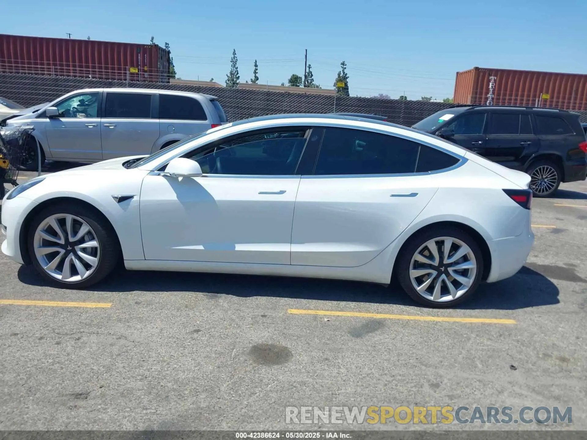 14 Photograph of a damaged car 5YJ3E1EAXLF806360 TESLA MODEL 3 2020