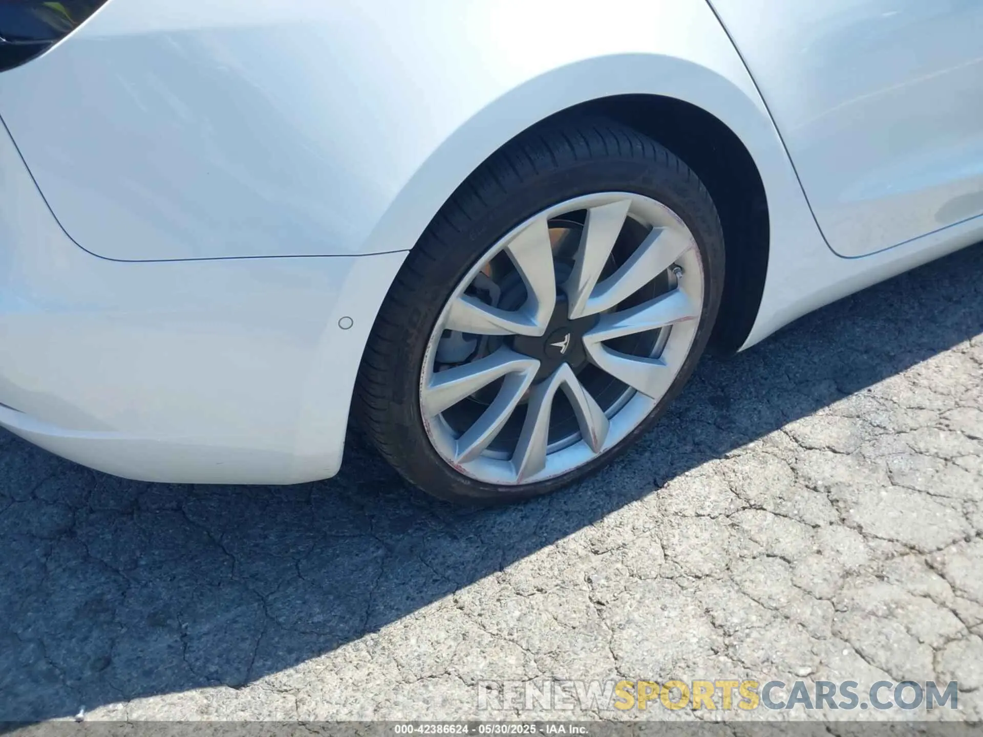 6 Photograph of a damaged car 5YJ3E1EAXLF806360 TESLA MODEL 3 2020
