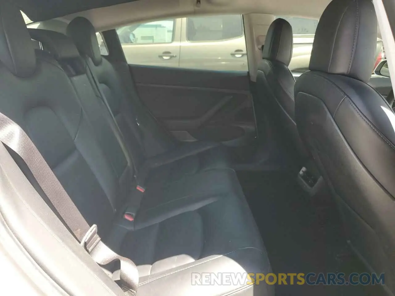 10 Photograph of a damaged car 5YJ3E1EAXLF807556 TESLA MODEL 3 2020