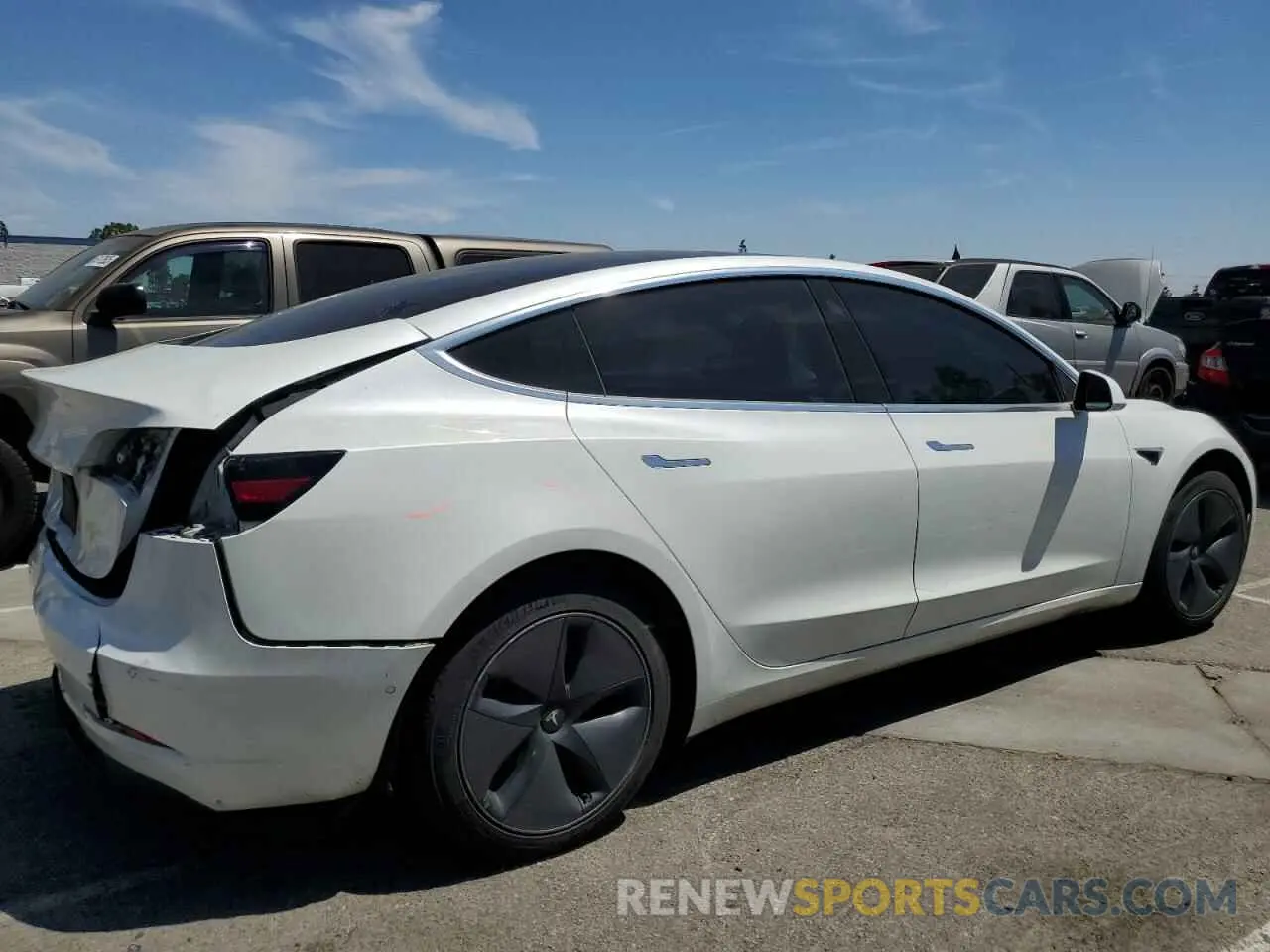 3 Photograph of a damaged car 5YJ3E1EAXLF807556 TESLA MODEL 3 2020
