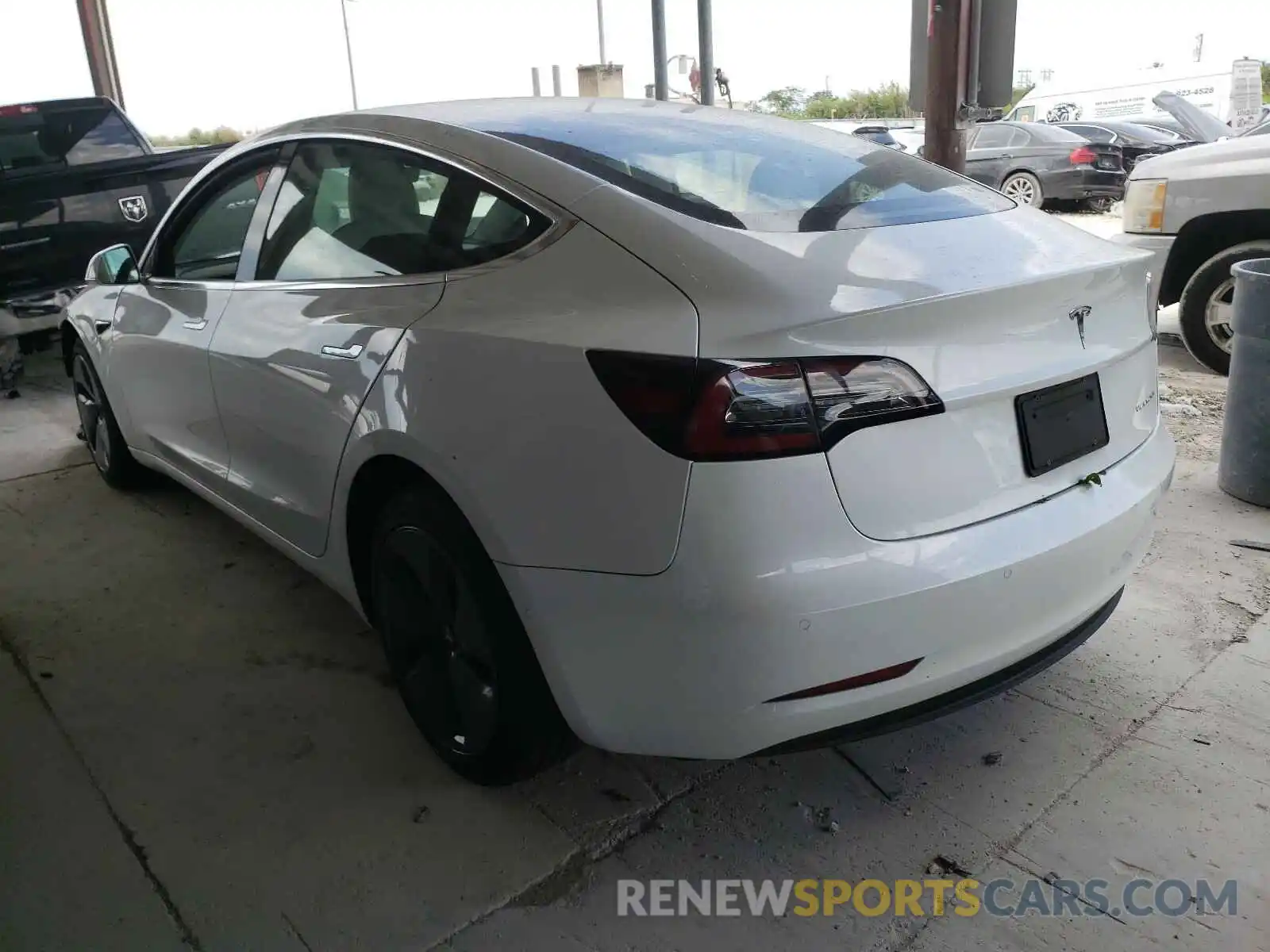 3 Photograph of a damaged car 5YJ3E1EB0LF622067 TESLA MODEL 3 2020