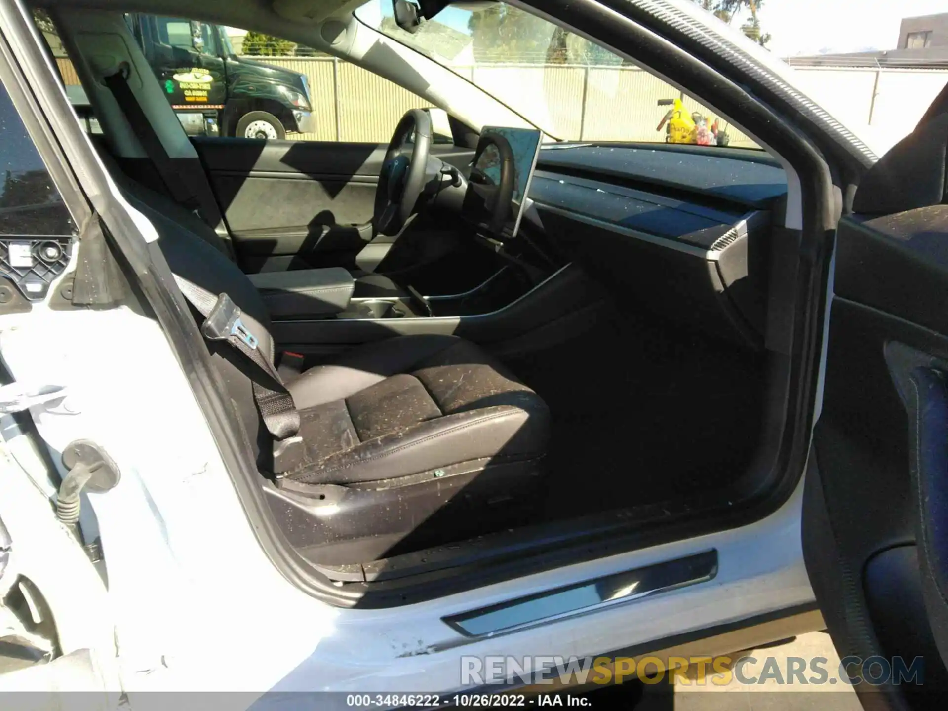 5 Photograph of a damaged car 5YJ3E1EB0LF637040 TESLA MODEL 3 2020