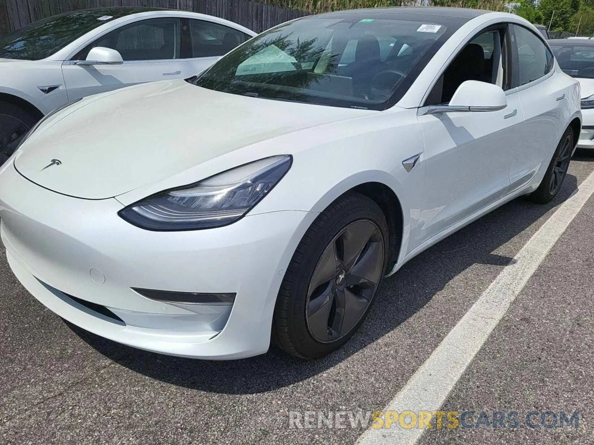 10 Photograph of a damaged car 5YJ3E1EB0LF637281 TESLA MODEL 3 2020