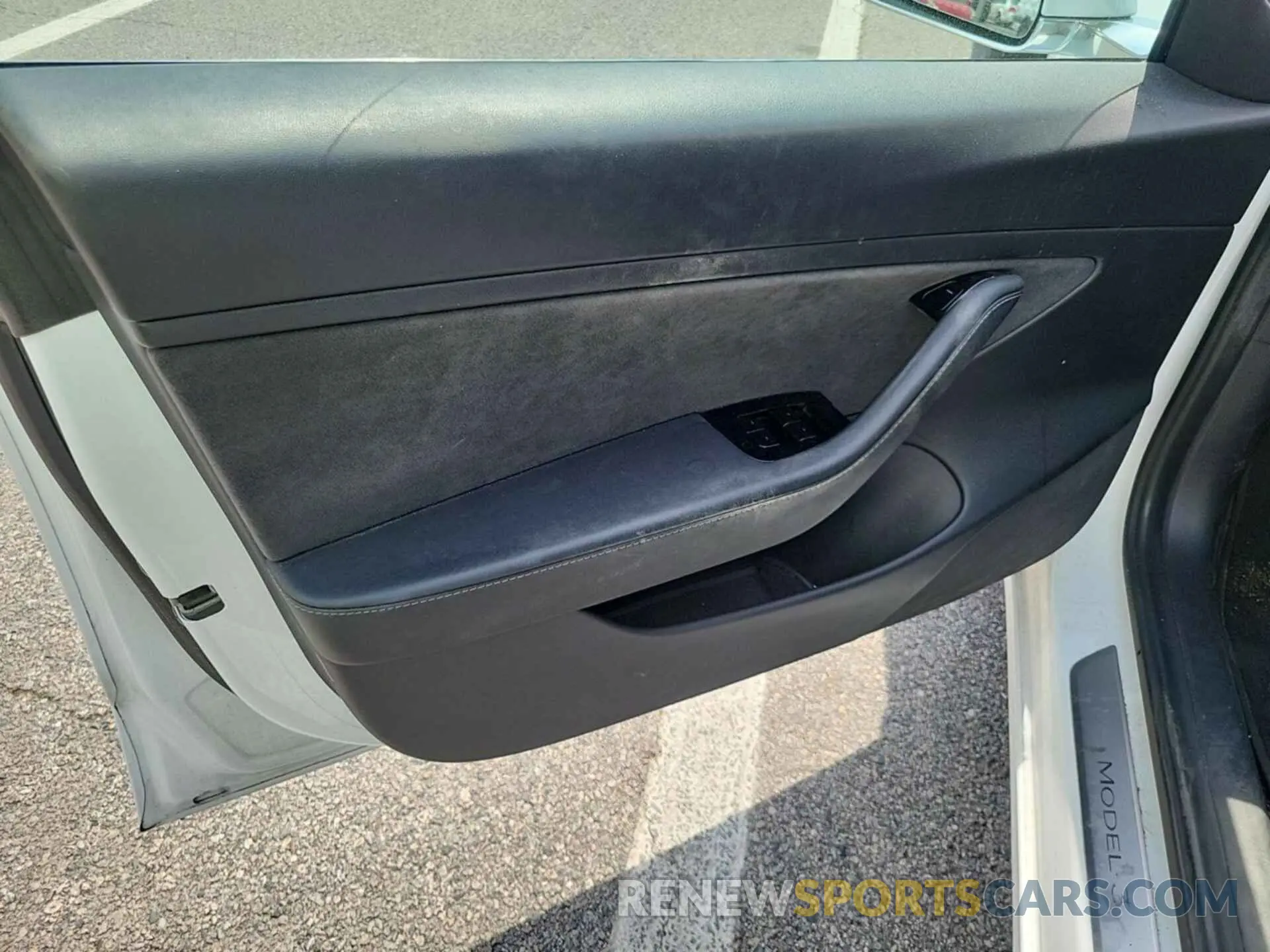 23 Photograph of a damaged car 5YJ3E1EB0LF637281 TESLA MODEL 3 2020