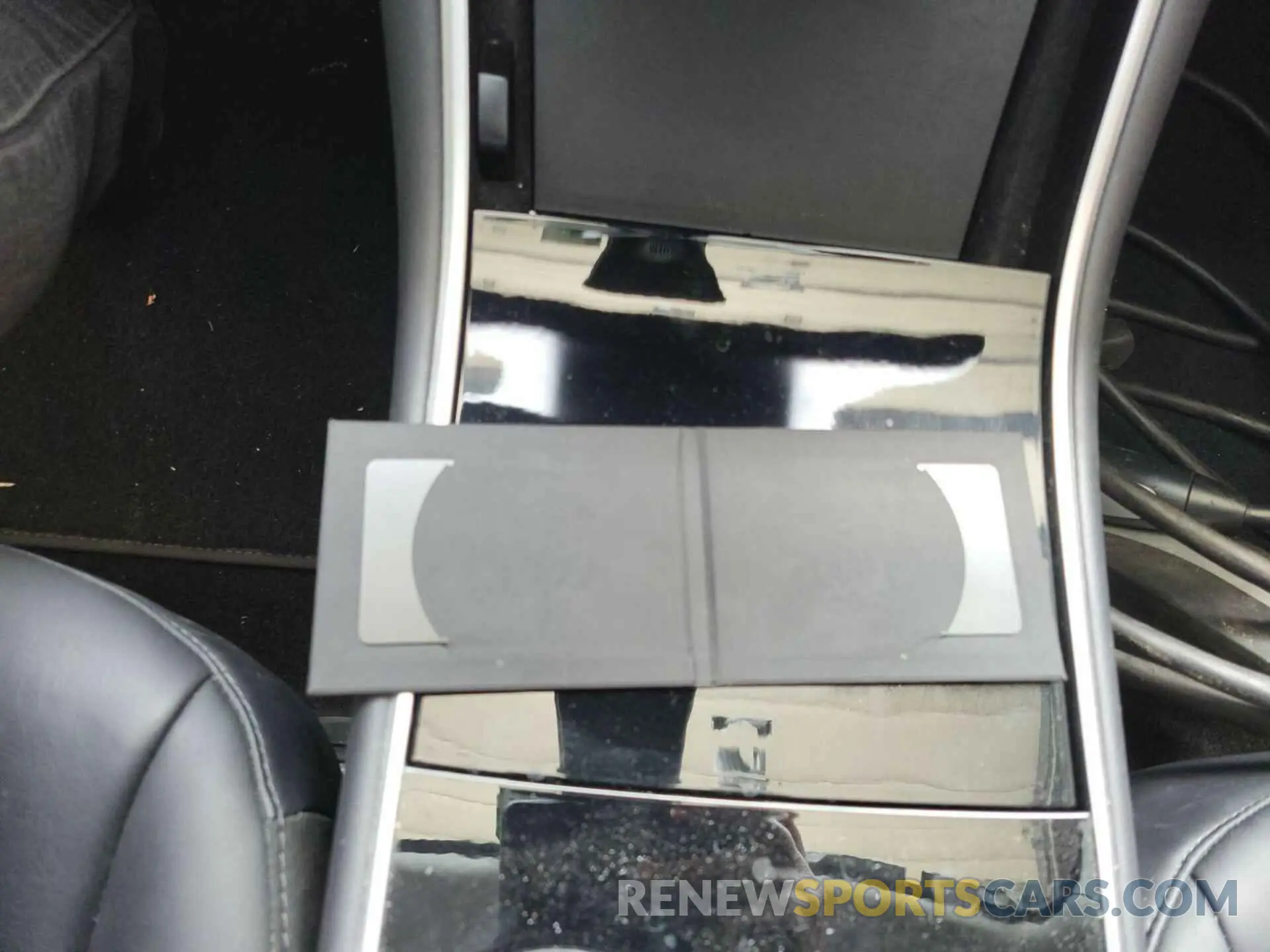 27 Photograph of a damaged car 5YJ3E1EB0LF637281 TESLA MODEL 3 2020