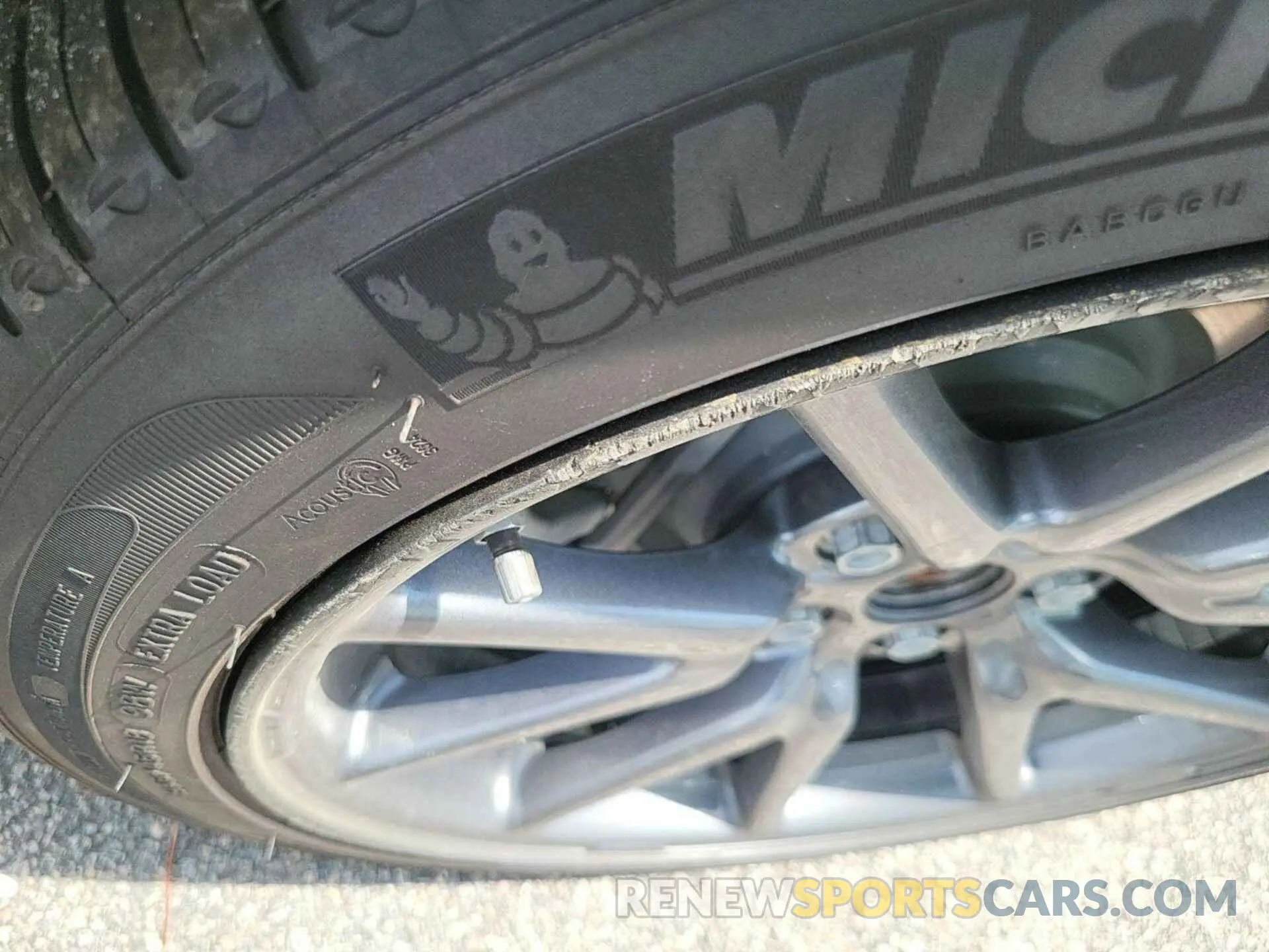 29 Photograph of a damaged car 5YJ3E1EB0LF637281 TESLA MODEL 3 2020