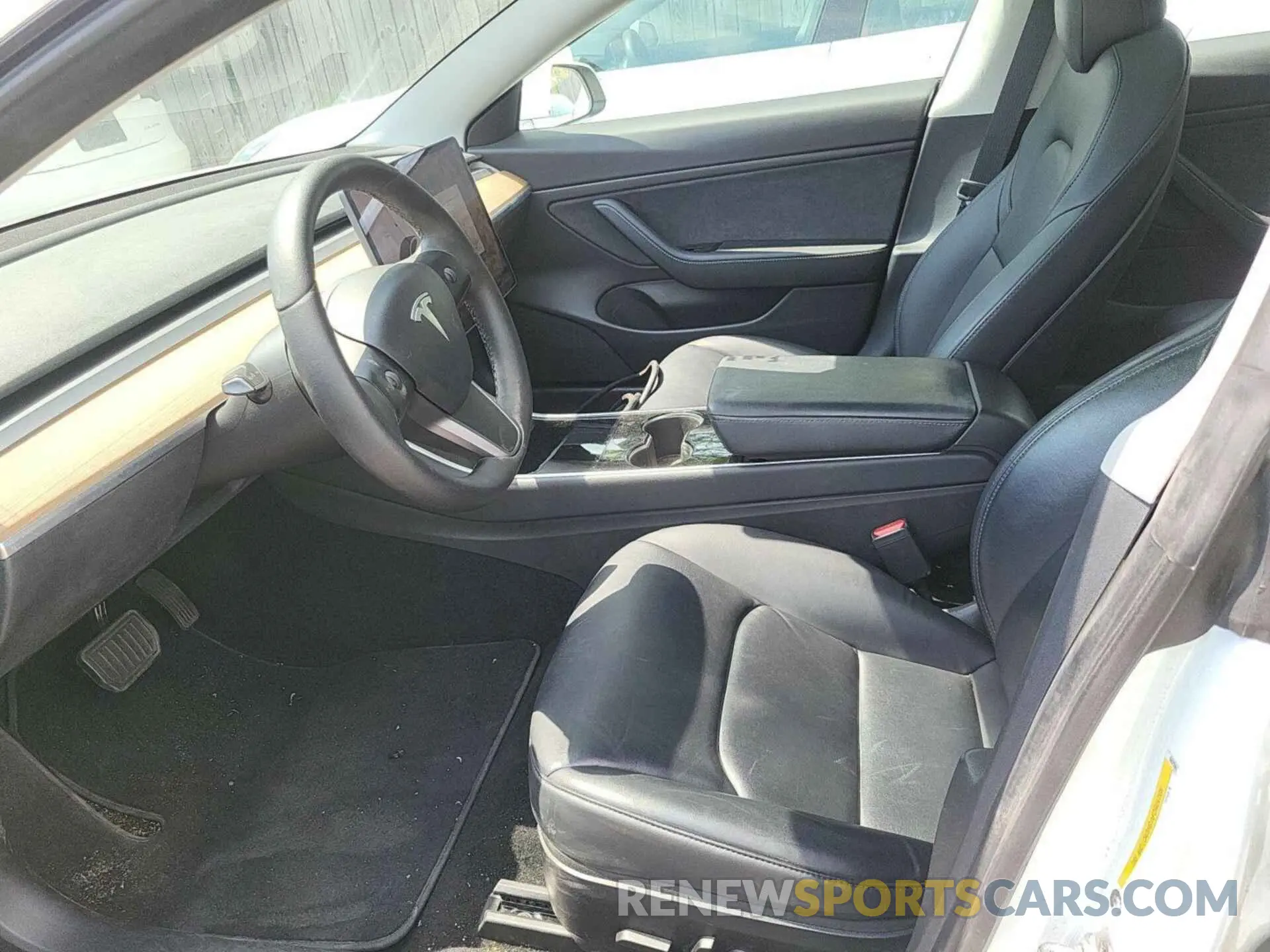 3 Photograph of a damaged car 5YJ3E1EB0LF637281 TESLA MODEL 3 2020