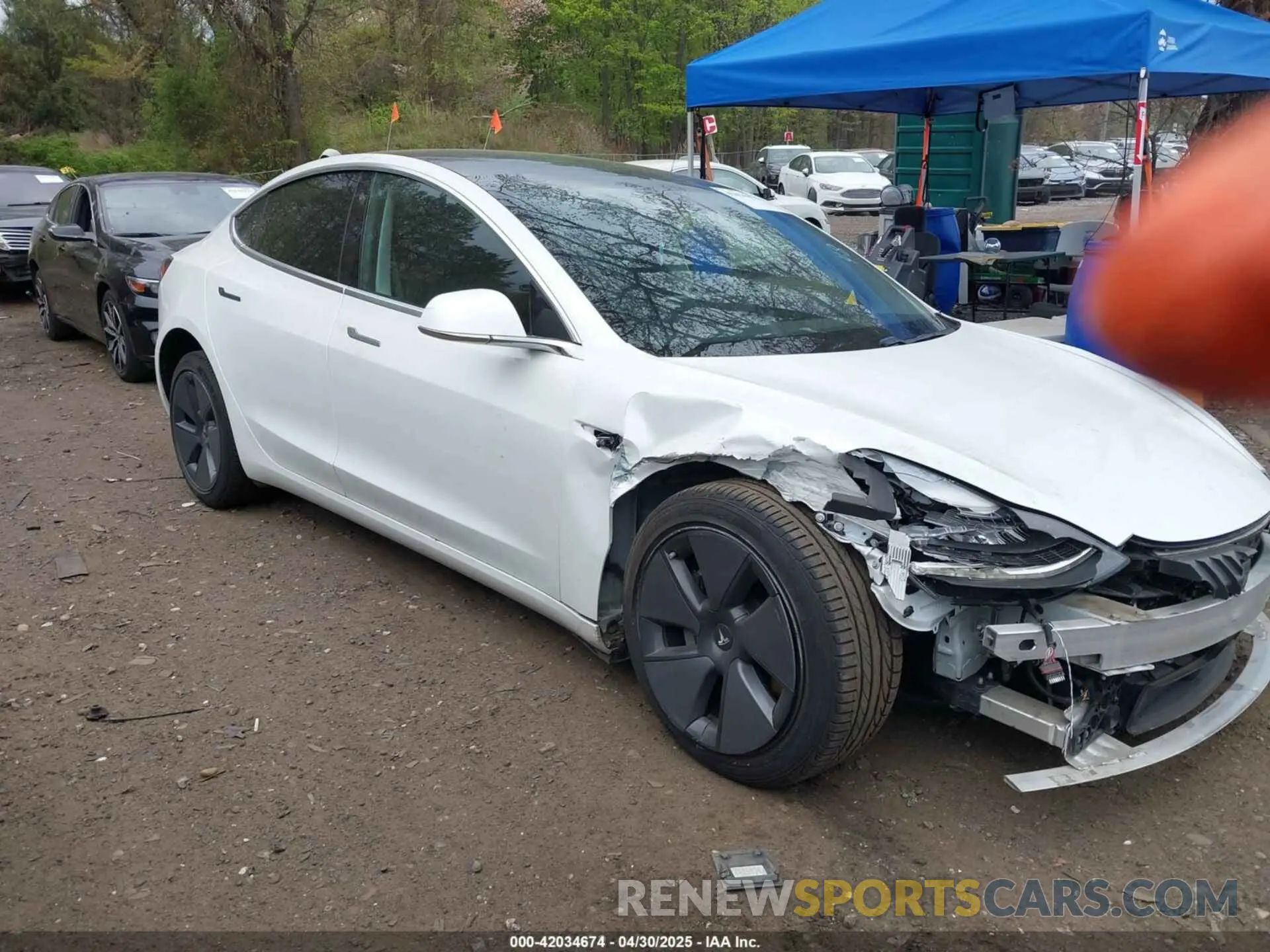 14 Photograph of a damaged car 5YJ3E1EB0LF637491 TESLA MODEL 3 2020