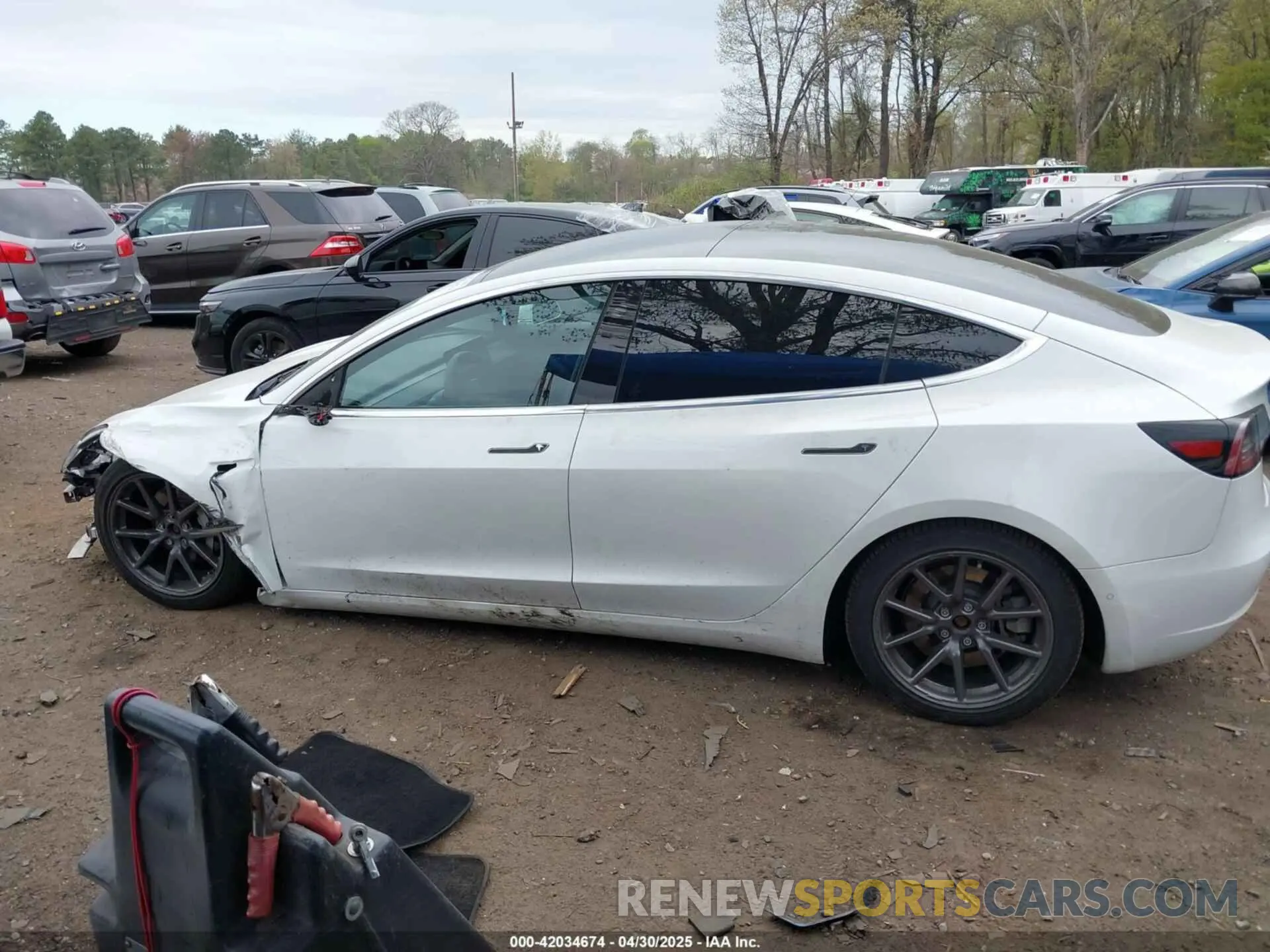 15 Photograph of a damaged car 5YJ3E1EB0LF637491 TESLA MODEL 3 2020
