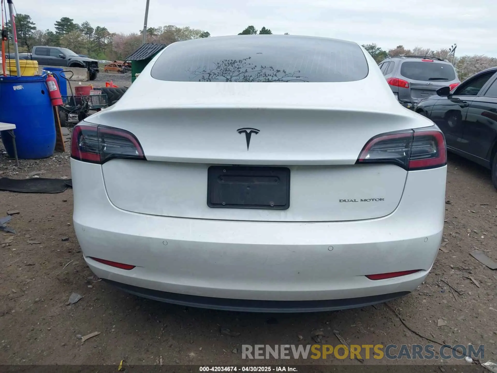 17 Photograph of a damaged car 5YJ3E1EB0LF637491 TESLA MODEL 3 2020