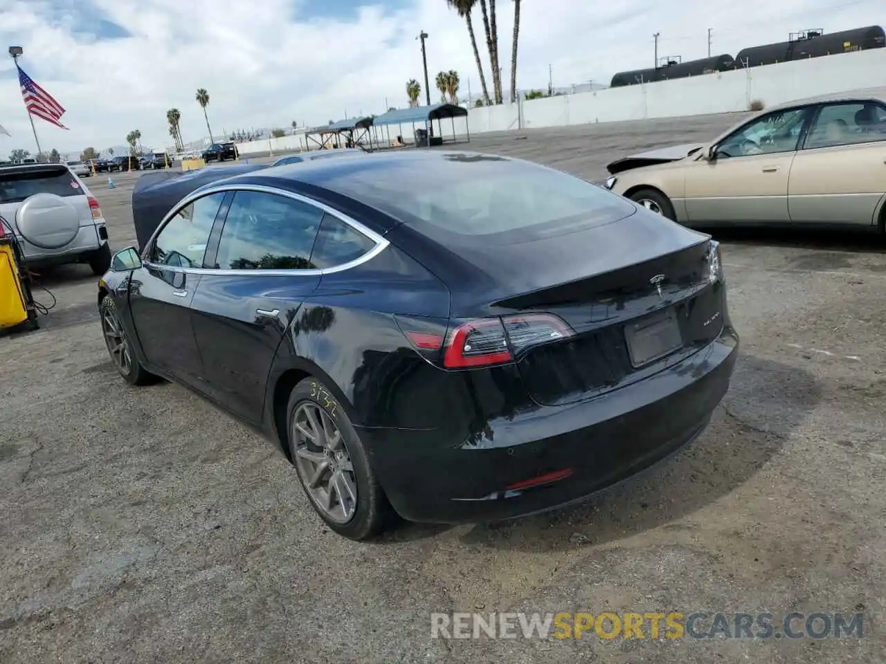 3 Photograph of a damaged car 5YJ3E1EB0LF649527 TESLA MODEL 3 2020