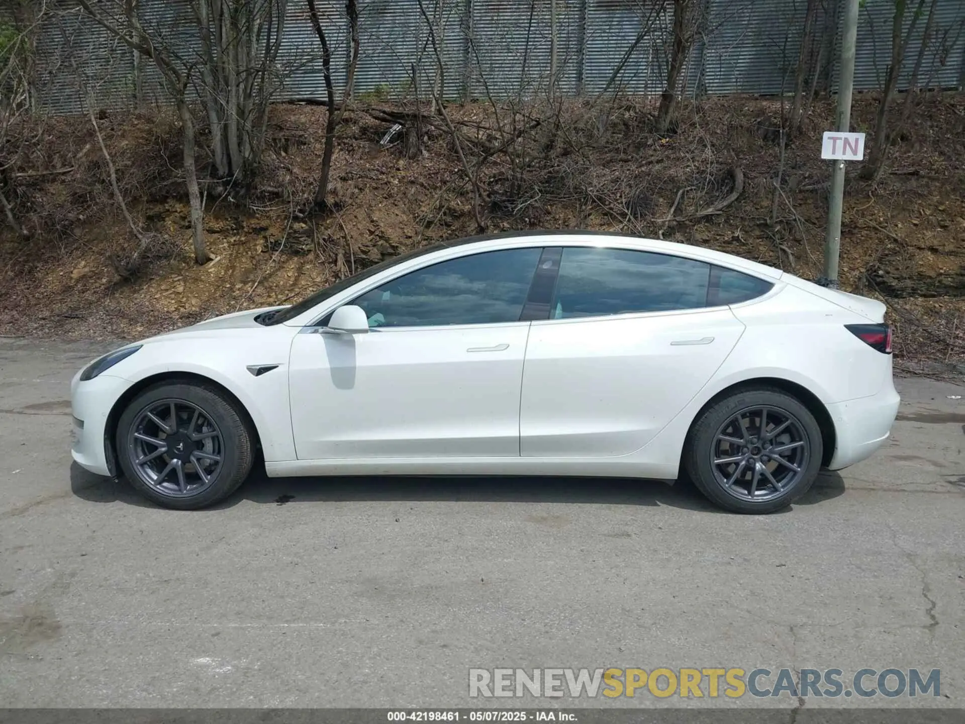 14 Photograph of a damaged car 5YJ3E1EB0LF712545 TESLA MODEL 3 2020