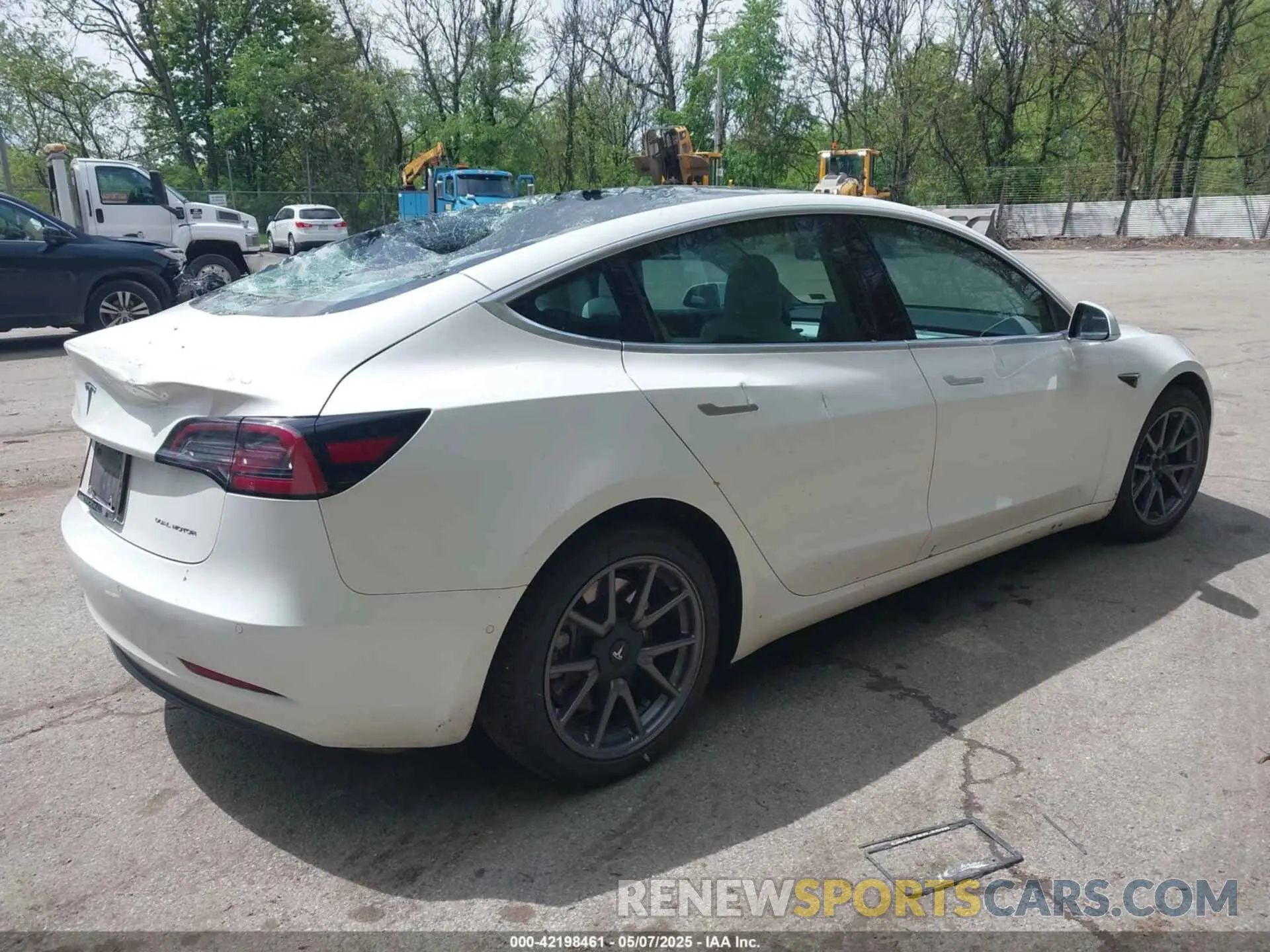 4 Photograph of a damaged car 5YJ3E1EB0LF712545 TESLA MODEL 3 2020