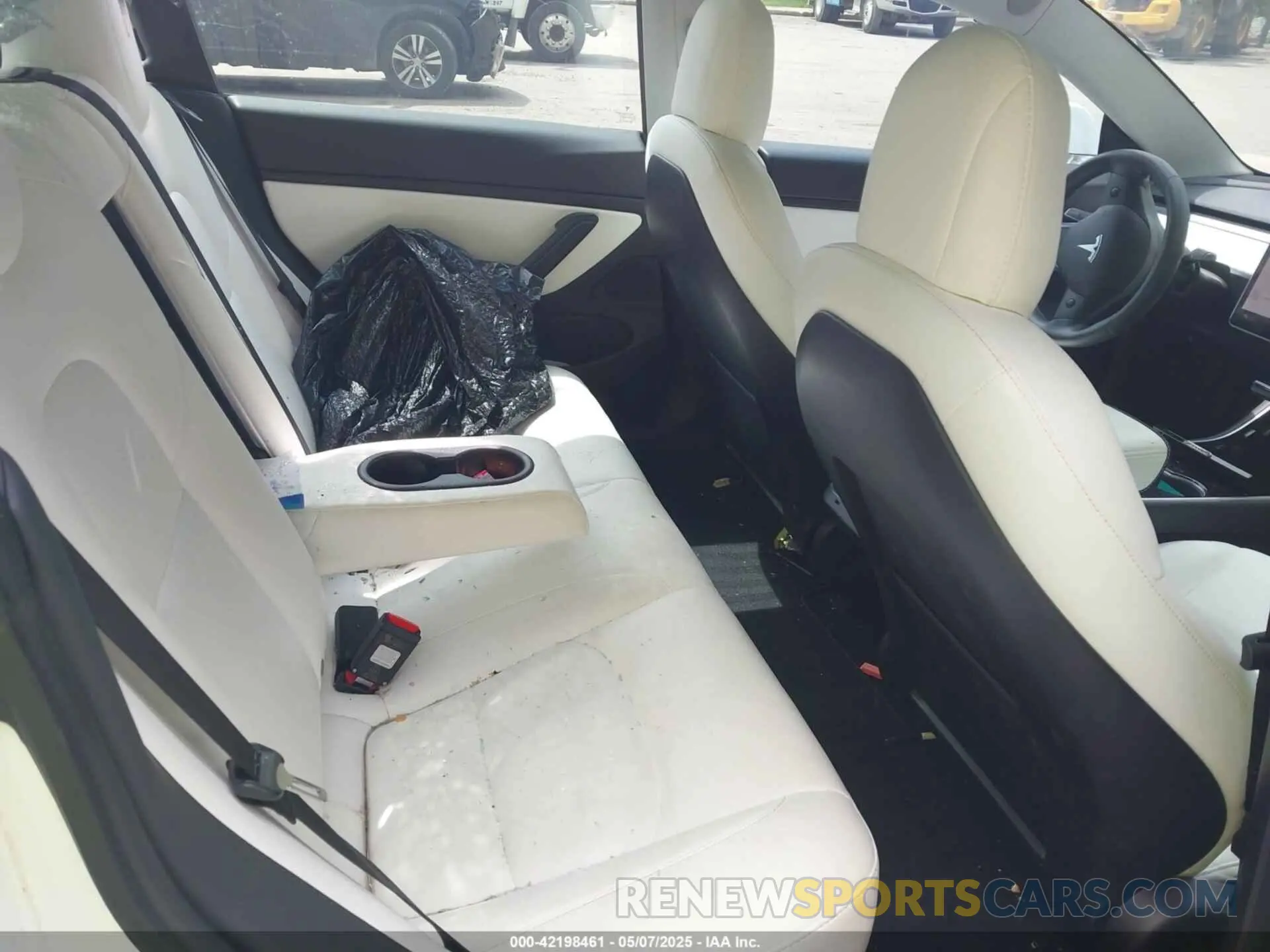 8 Photograph of a damaged car 5YJ3E1EB0LF712545 TESLA MODEL 3 2020
