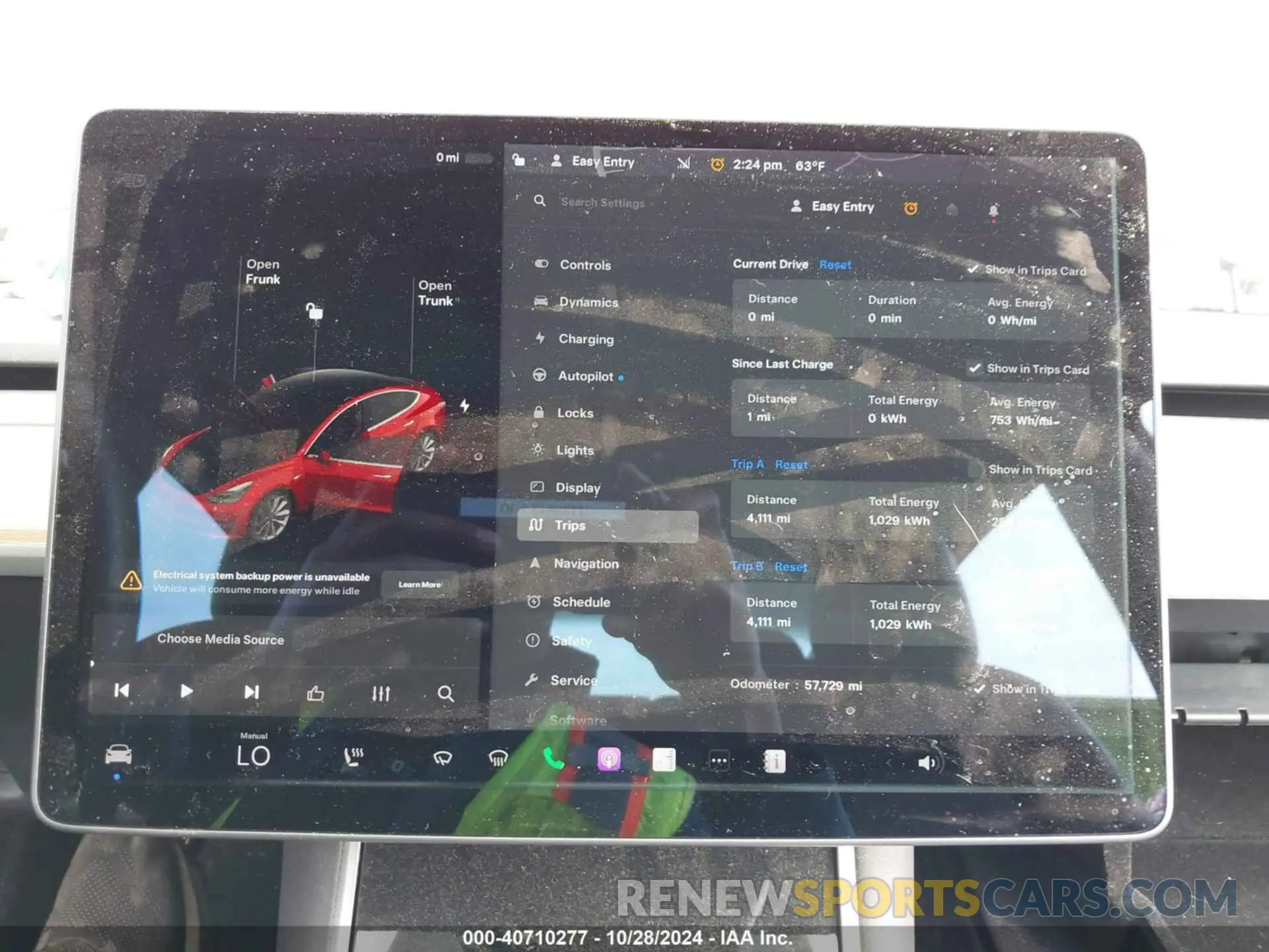17 Photograph of a damaged car 5YJ3E1EB0LF735632 TESLA MODEL 3 2020