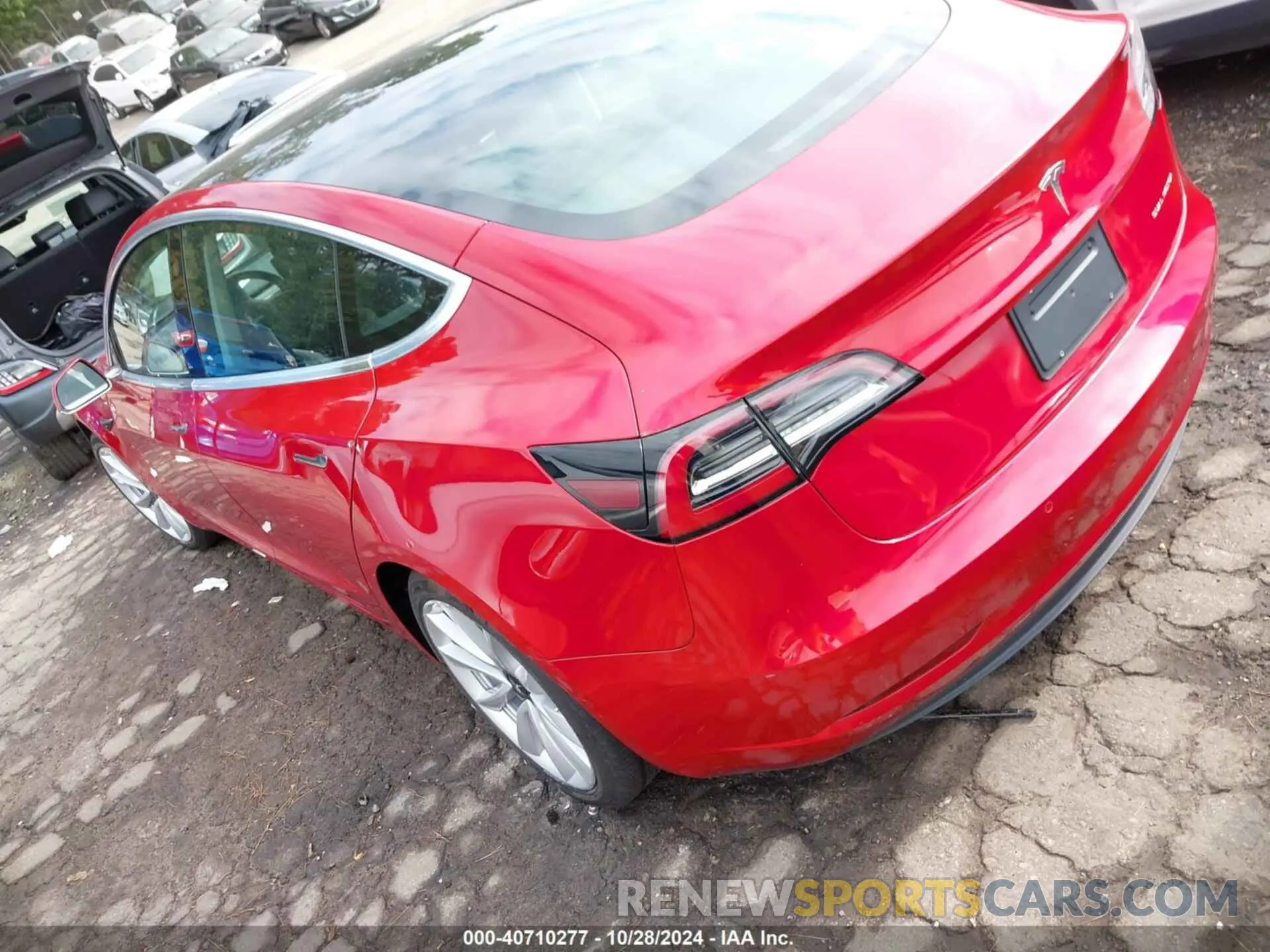 3 Photograph of a damaged car 5YJ3E1EB0LF735632 TESLA MODEL 3 2020