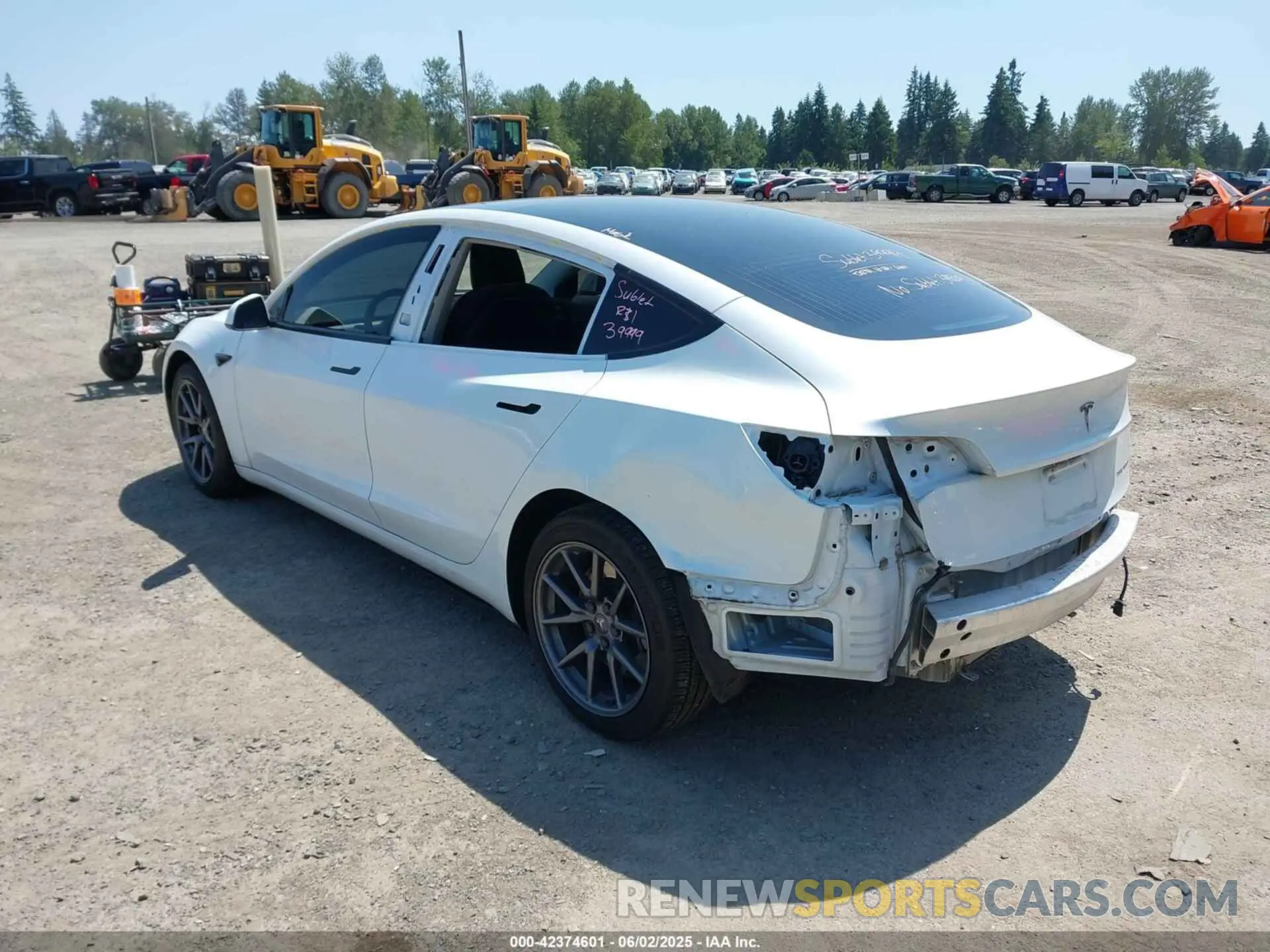 3 Photograph of a damaged car 5YJ3E1EB0LF741639 TESLA MODEL 3 2020