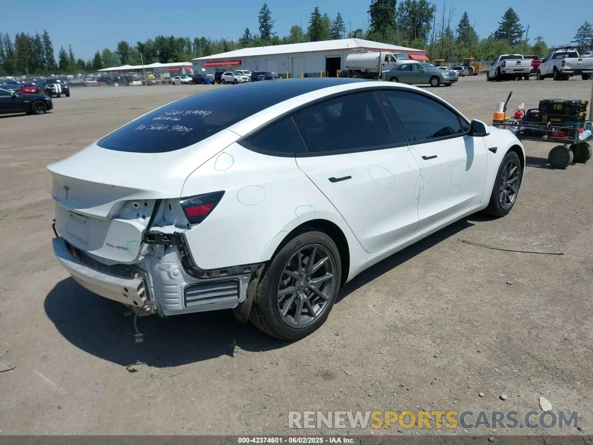4 Photograph of a damaged car 5YJ3E1EB0LF741639 TESLA MODEL 3 2020