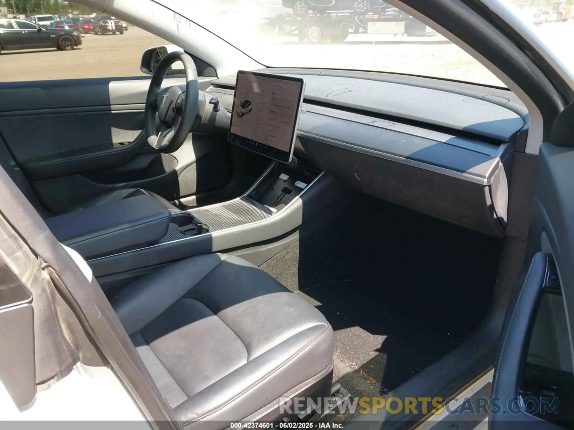 5 Photograph of a damaged car 5YJ3E1EB0LF741639 TESLA MODEL 3 2020
