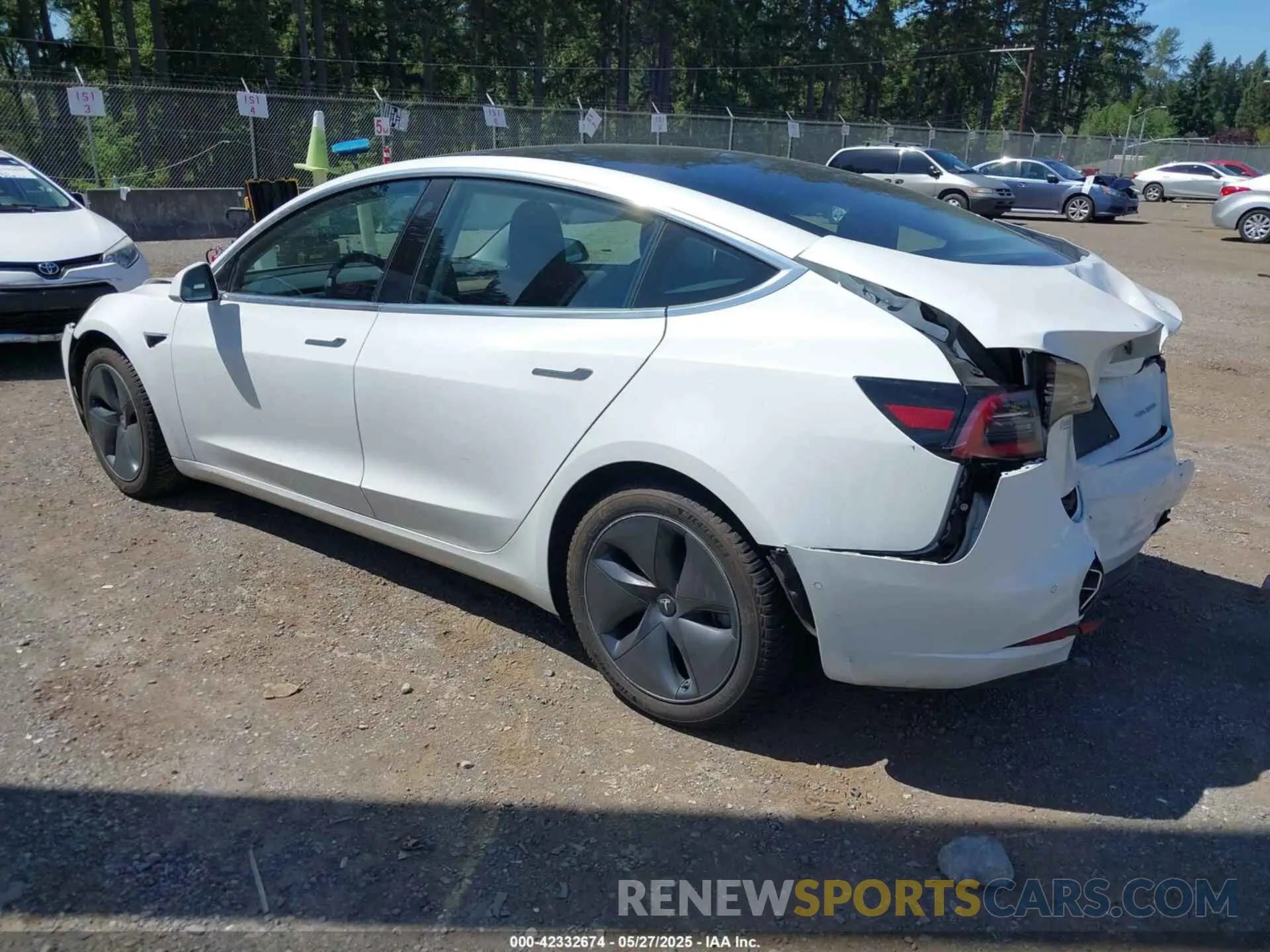 3 Photograph of a damaged car 5YJ3E1EB0LF787228 TESLA MODEL 3 2020