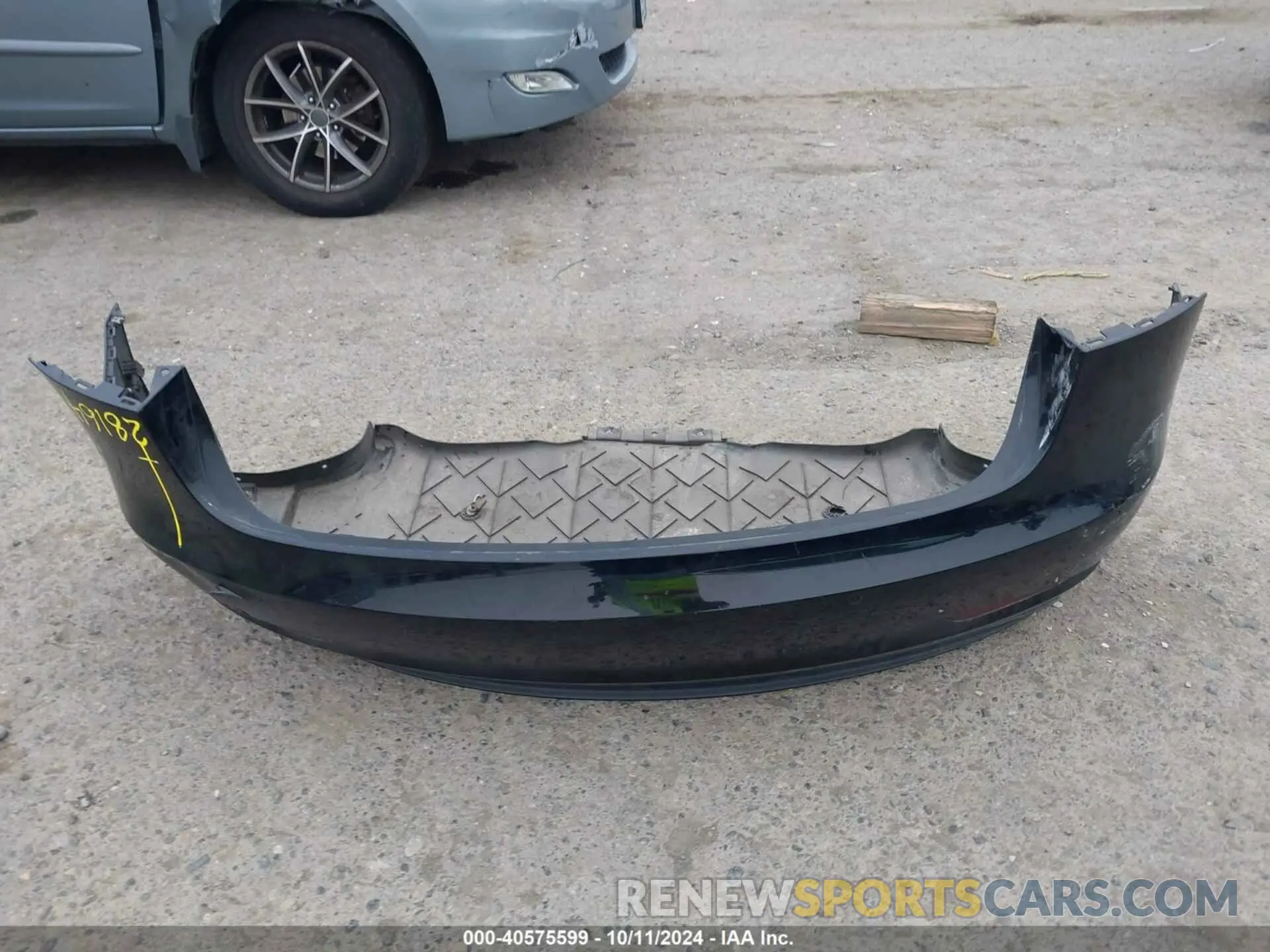 12 Photograph of a damaged car 5YJ3E1EB1LF599978 TESLA MODEL 3 2020