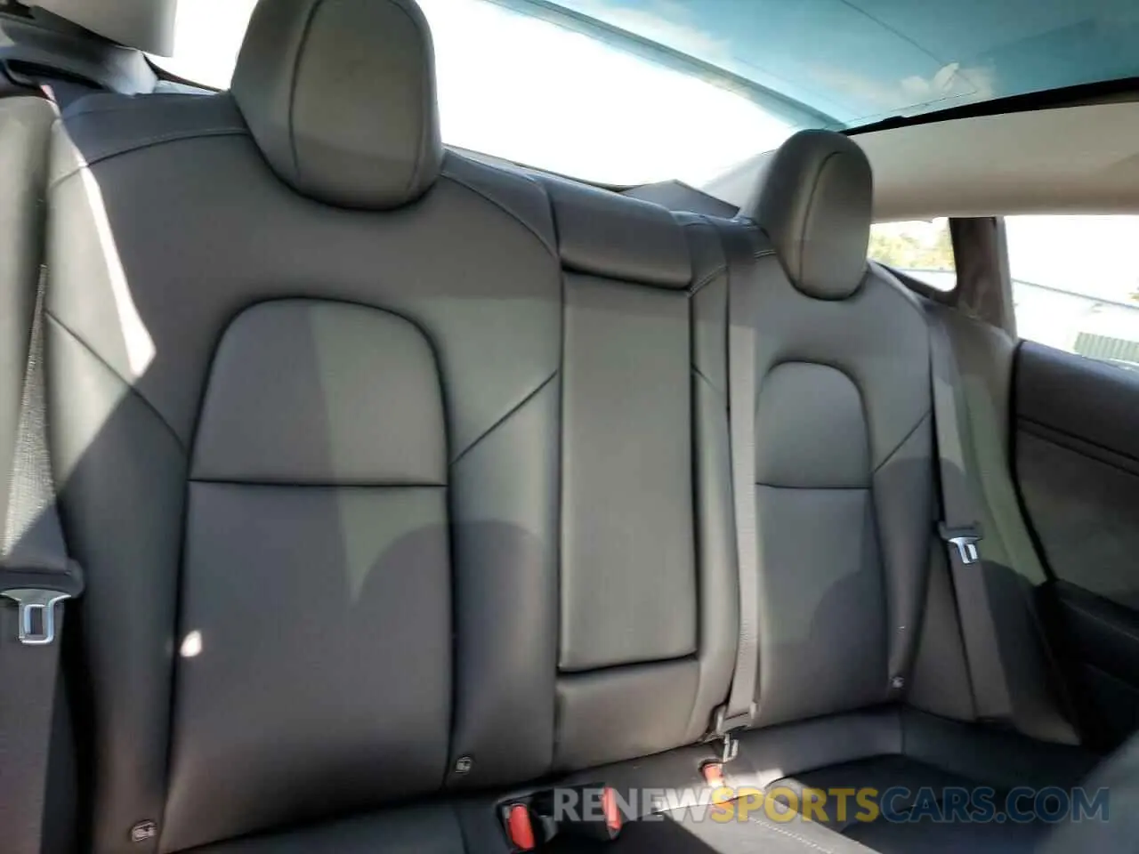 10 Photograph of a damaged car 5YJ3E1EB1LF616830 TESLA MODEL 3 2020