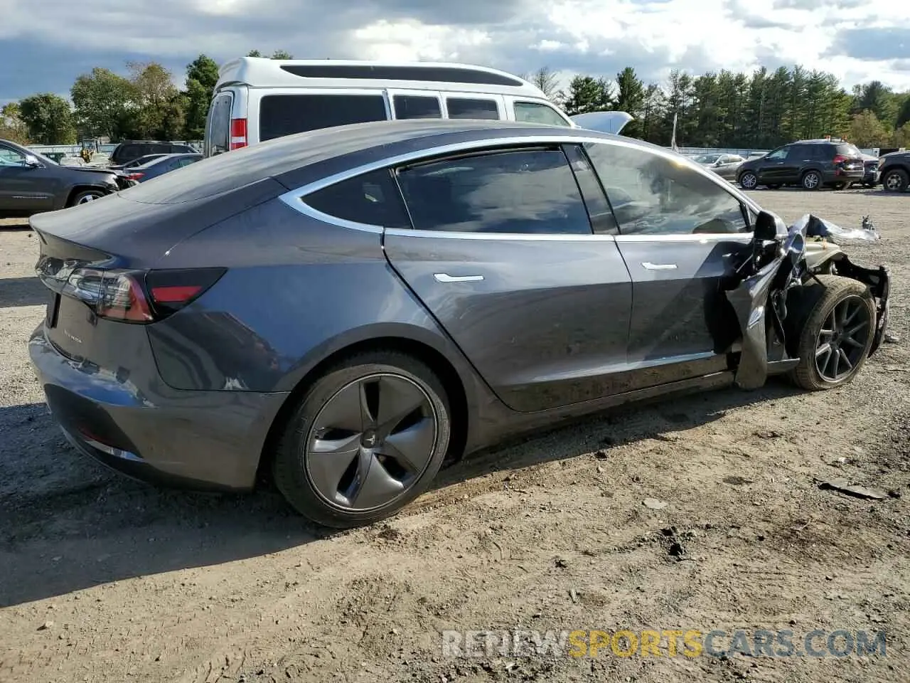 3 Photograph of a damaged car 5YJ3E1EB1LF616830 TESLA MODEL 3 2020
