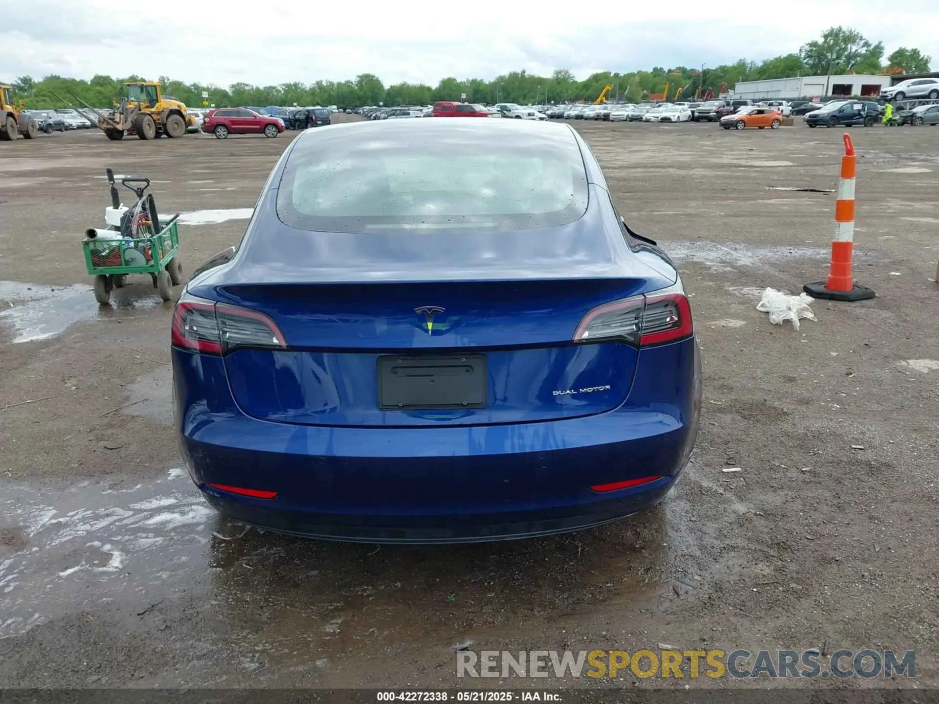 17 Photograph of a damaged car 5YJ3E1EB1LF617461 TESLA MODEL 3 2020