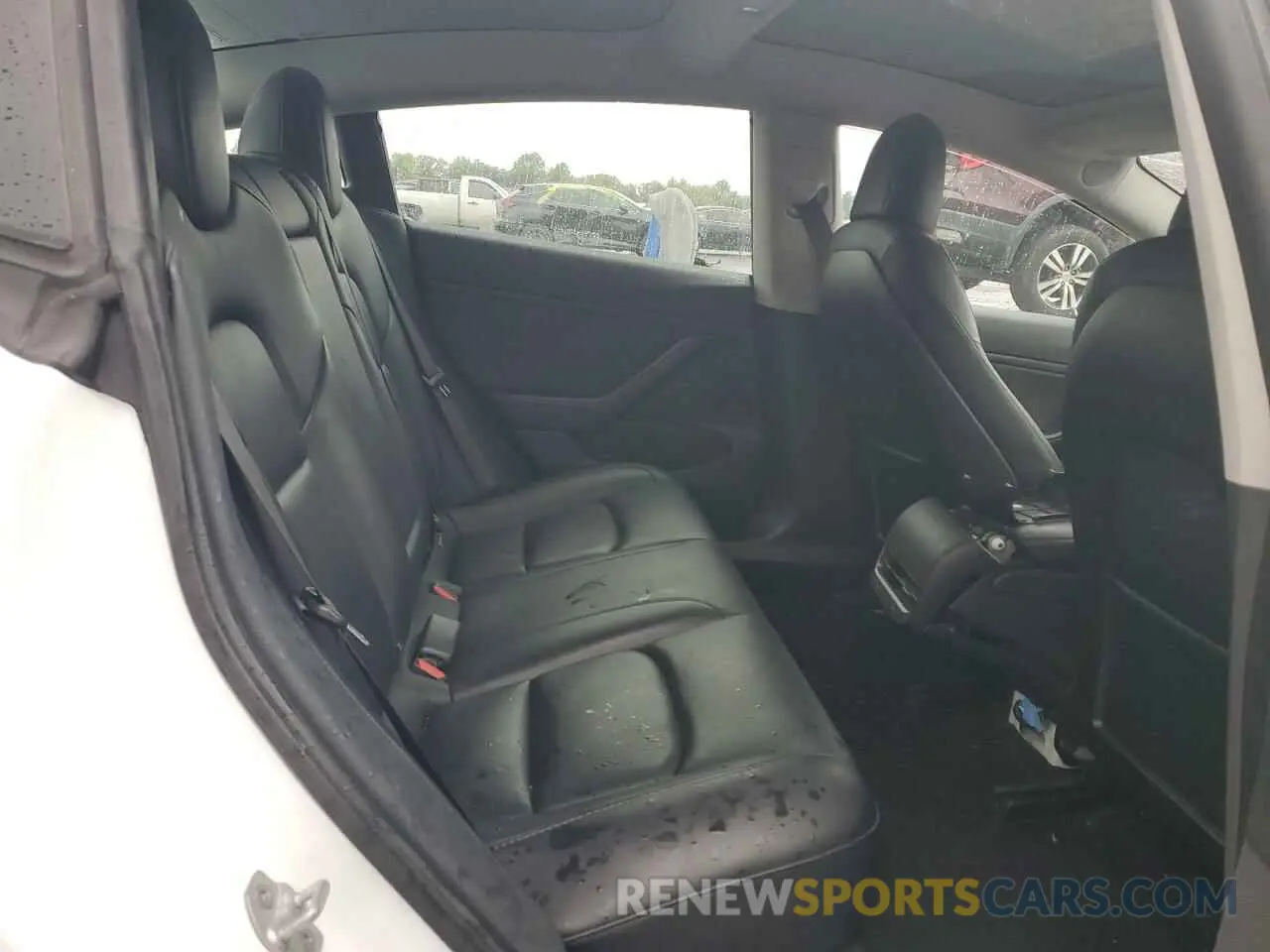 10 Photograph of a damaged car 5YJ3E1EB1LF617833 TESLA MODEL 3 2020