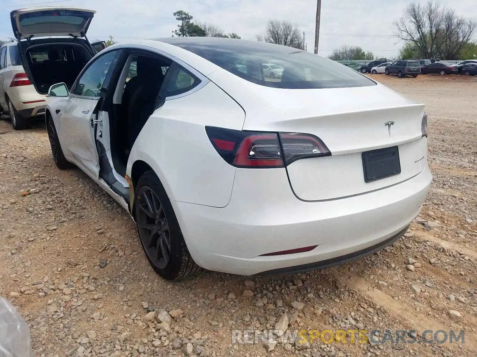 3 Photograph of a damaged car 5YJ3E1EB1LF618559 TESLA MODEL 3 2020