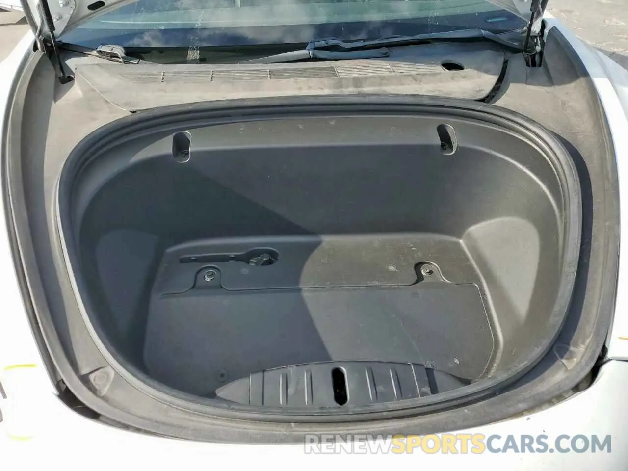 11 Photograph of a damaged car 5YJ3E1EB1LF618917 TESLA MODEL 3 2020