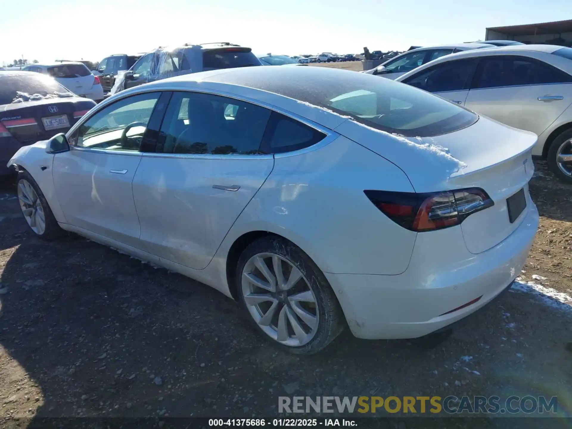 3 Photograph of a damaged car 5YJ3E1EB1LF621185 TESLA MODEL 3 2020