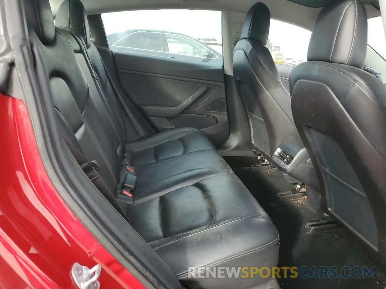 10 Photograph of a damaged car 5YJ3E1EB1LF635992 TESLA MODEL 3 2020