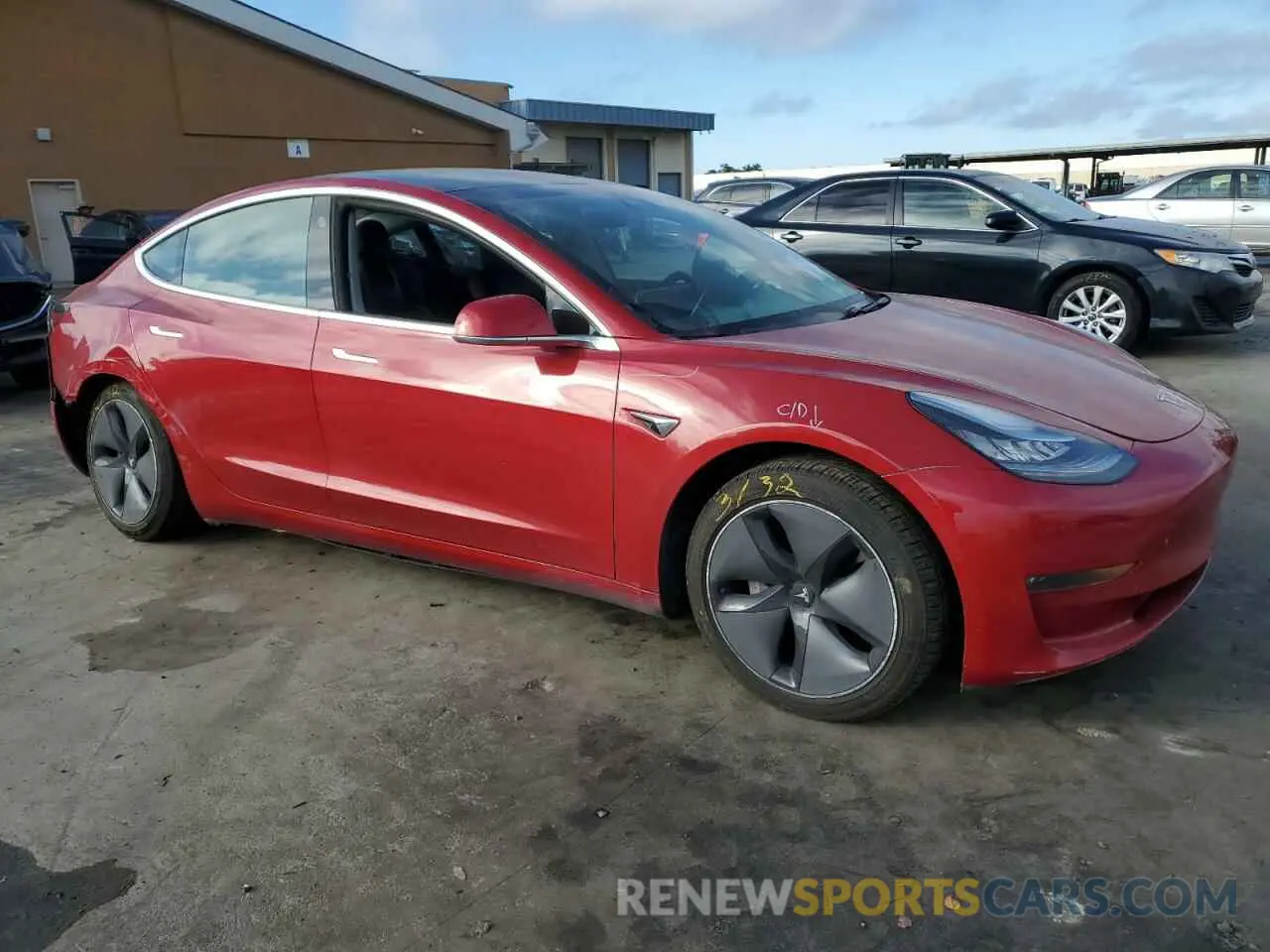 4 Photograph of a damaged car 5YJ3E1EB1LF635992 TESLA MODEL 3 2020