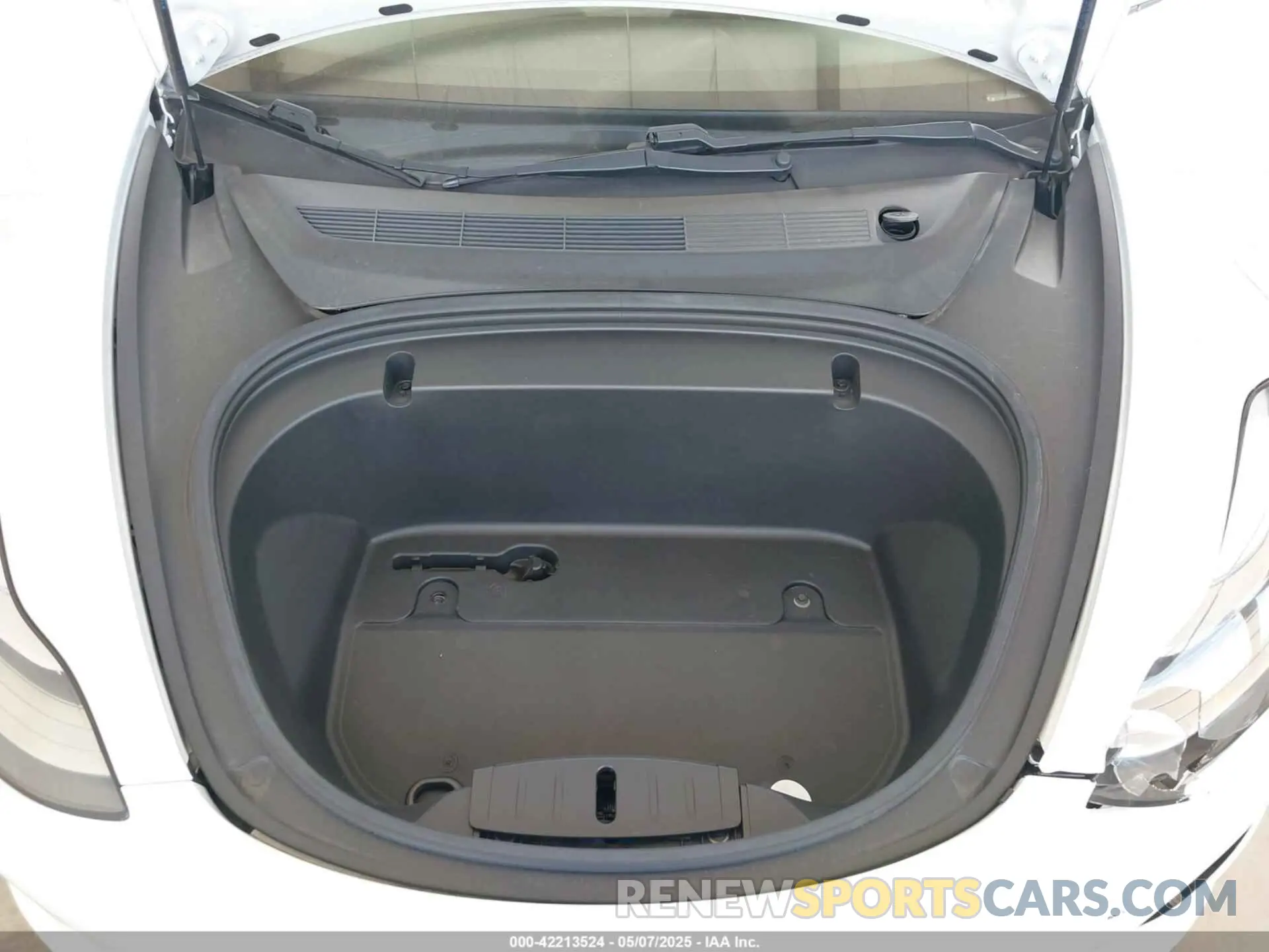 10 Photograph of a damaged car 5YJ3E1EB1LF636768 TESLA MODEL 3 2020
