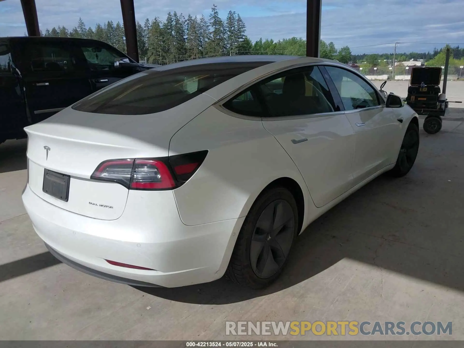 4 Photograph of a damaged car 5YJ3E1EB1LF636768 TESLA MODEL 3 2020