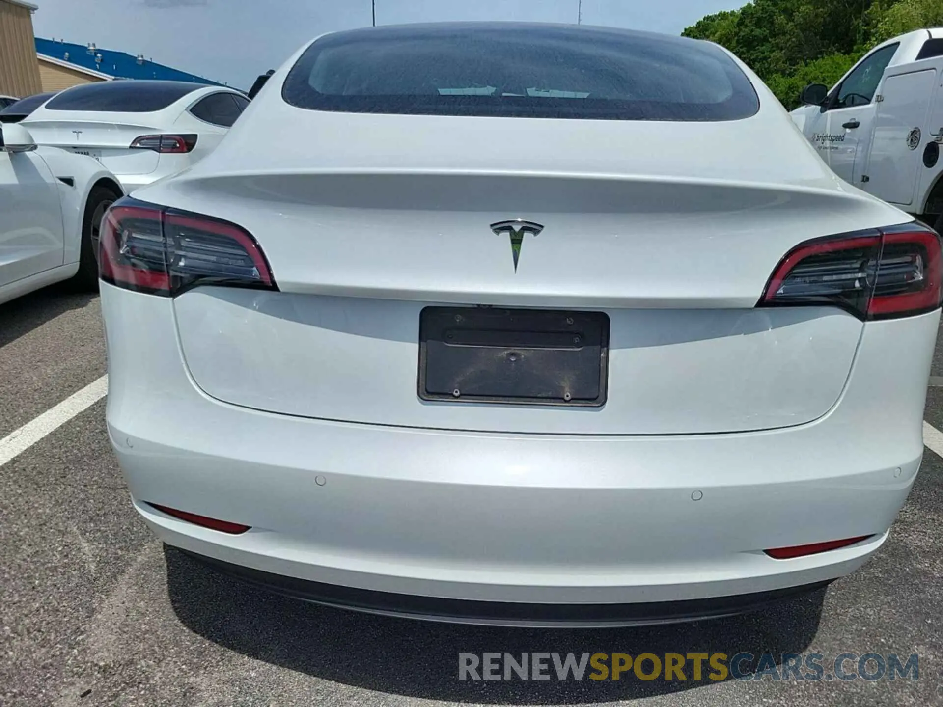 11 Photograph of a damaged car 5YJ3E1EB1LF637306 TESLA MODEL 3 2020