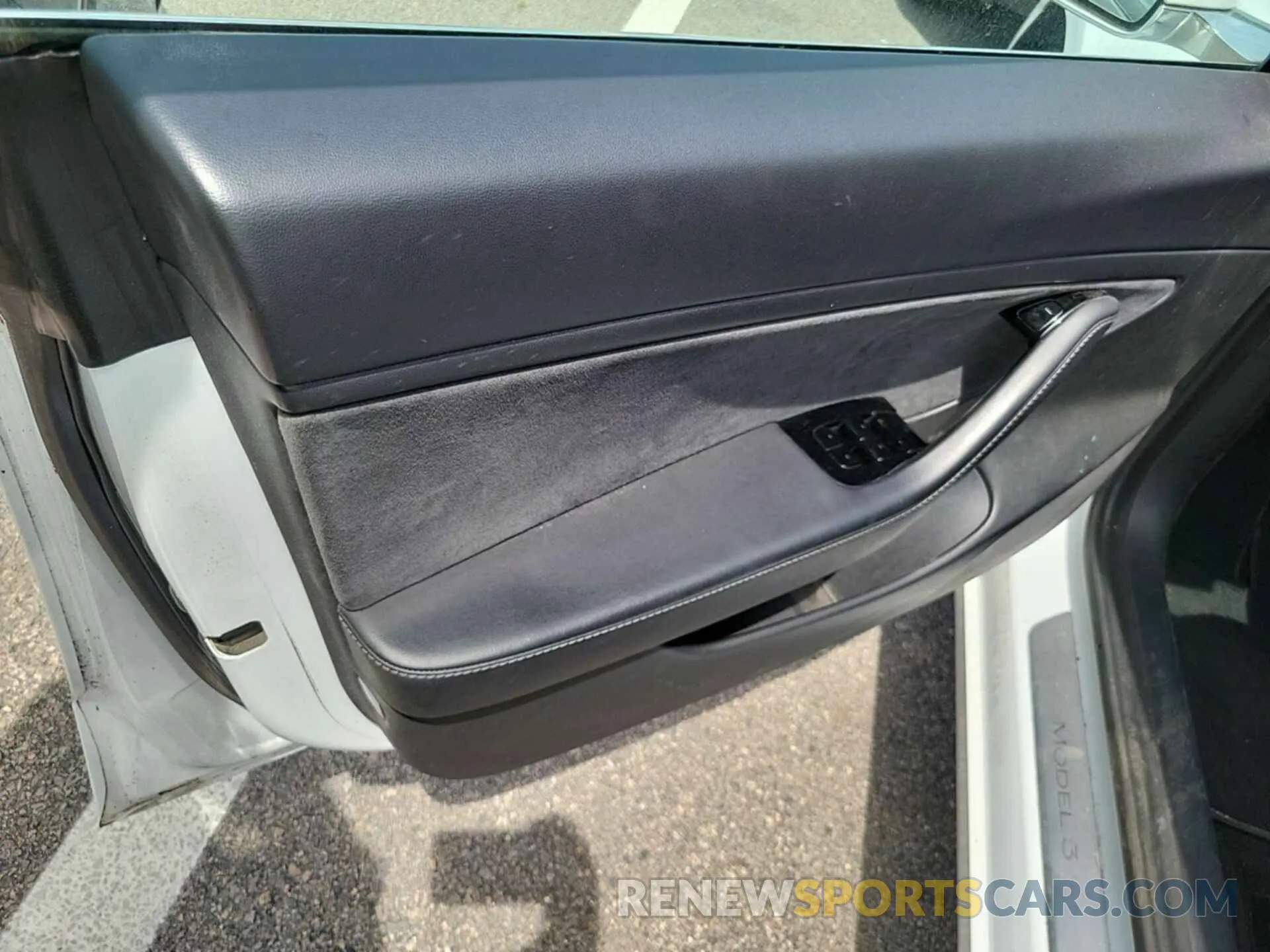 16 Photograph of a damaged car 5YJ3E1EB1LF637306 TESLA MODEL 3 2020