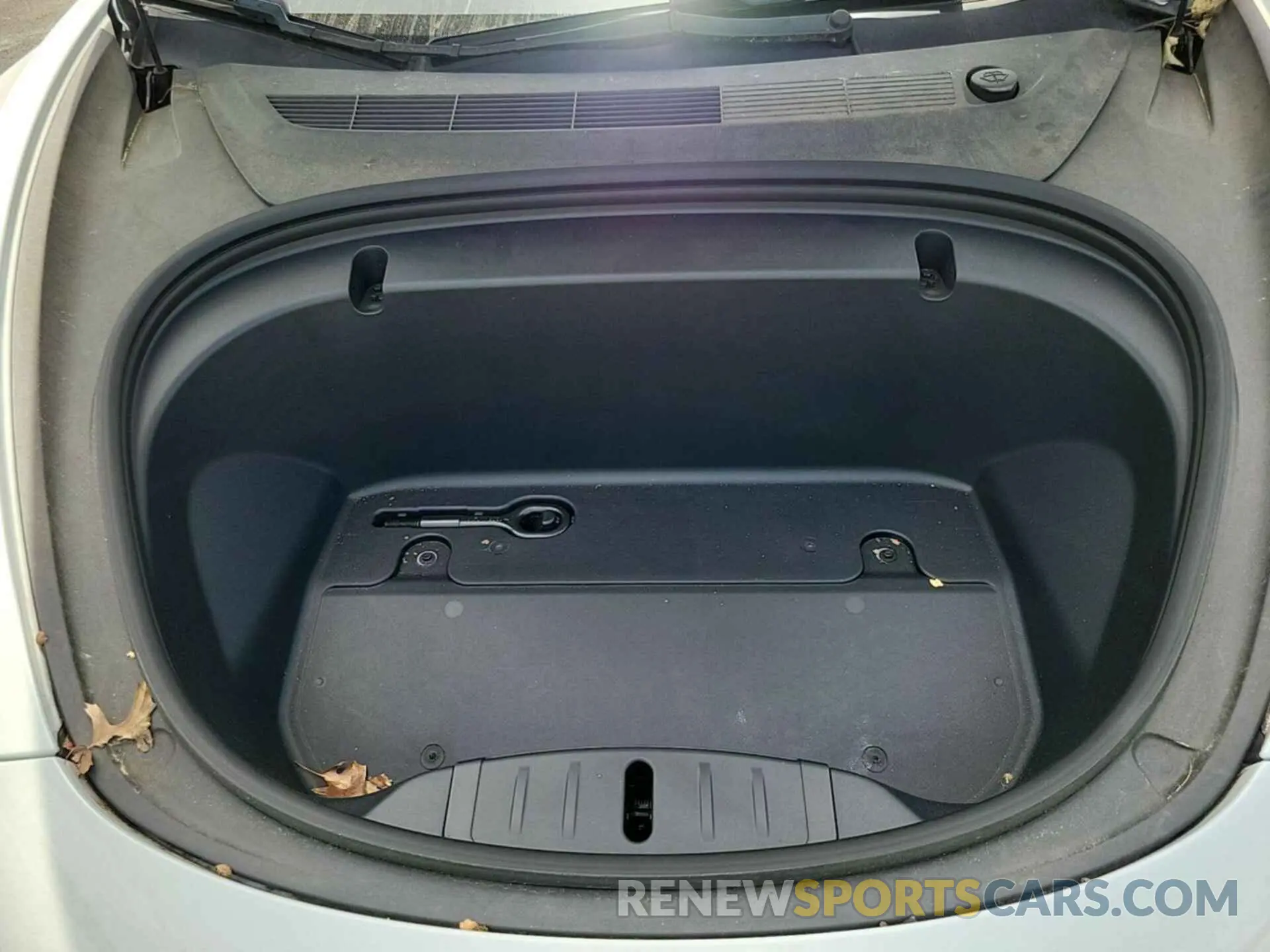 25 Photograph of a damaged car 5YJ3E1EB1LF637306 TESLA MODEL 3 2020