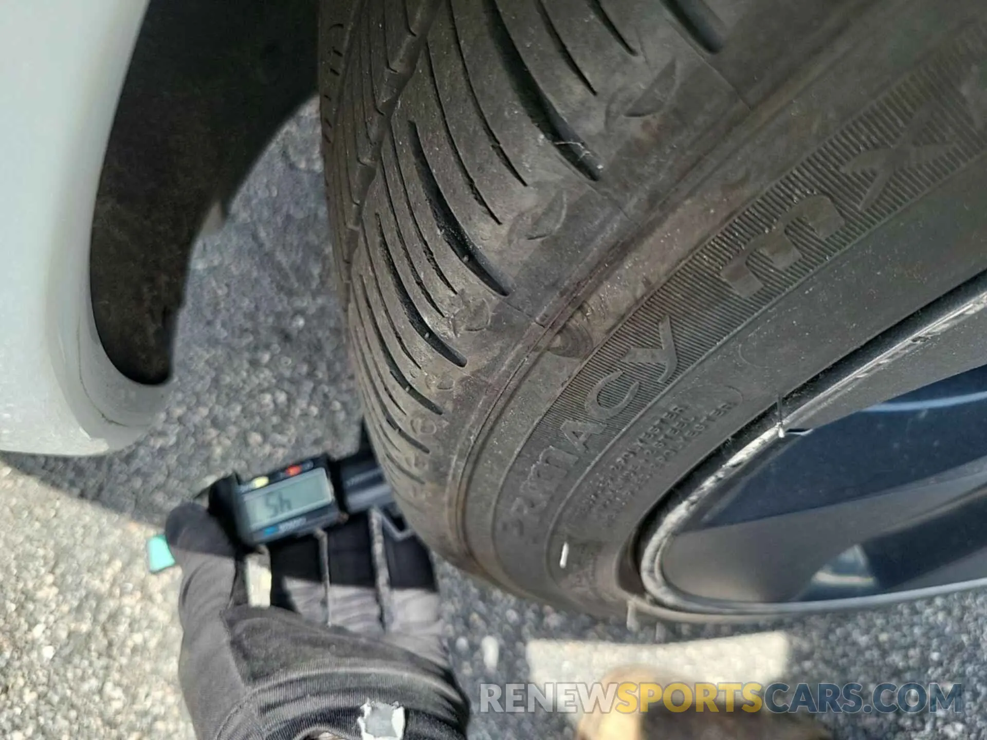 3 Photograph of a damaged car 5YJ3E1EB1LF637306 TESLA MODEL 3 2020