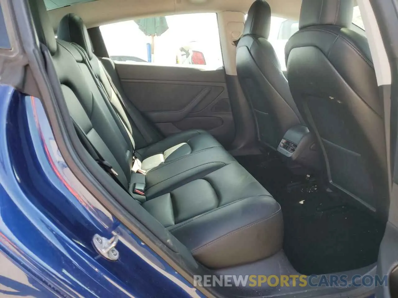 10 Photograph of a damaged car 5YJ3E1EB1LF650007 TESLA MODEL 3 2020
